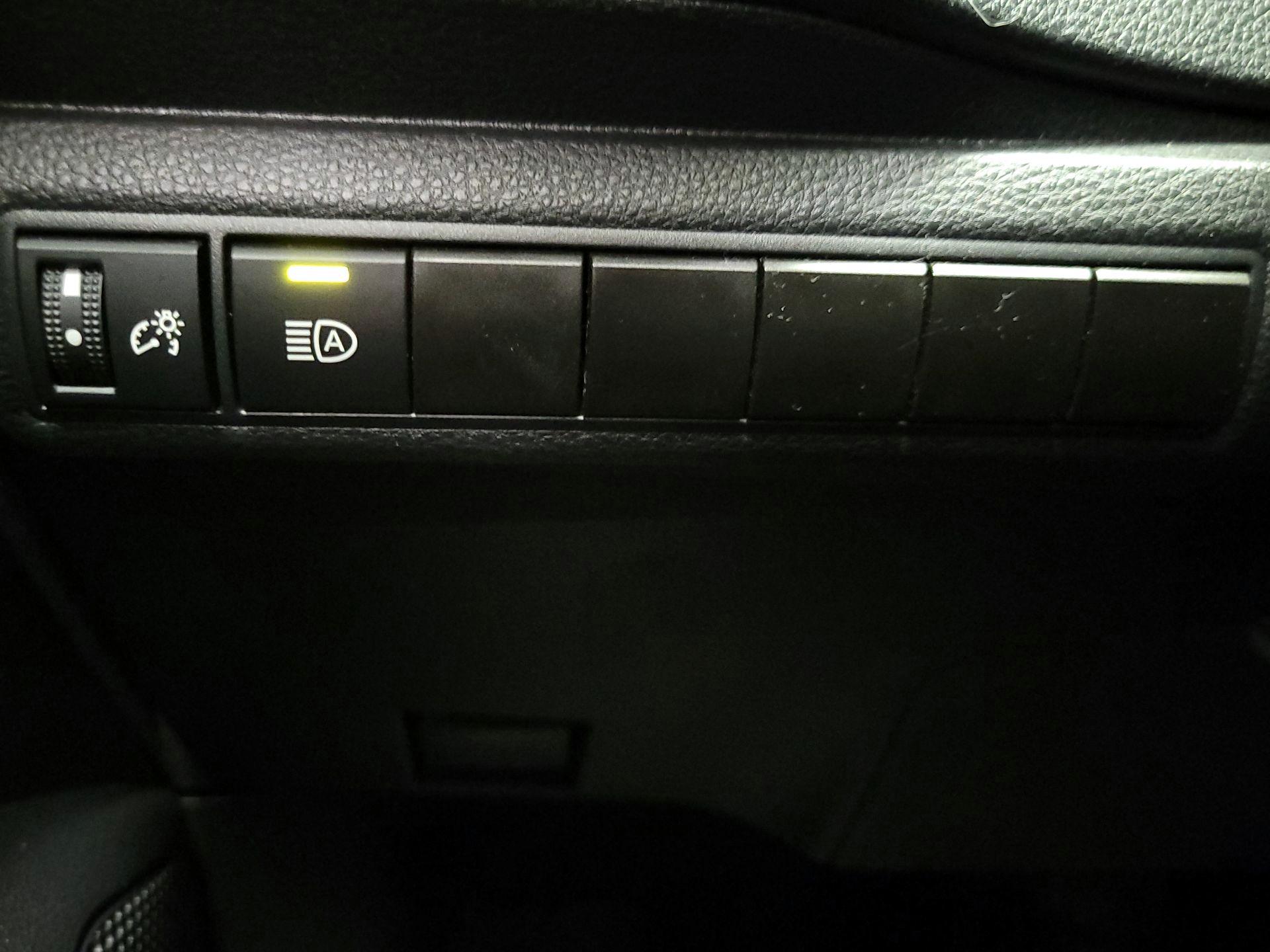 Thumbnail: 2024 Toyota Corolla - 13