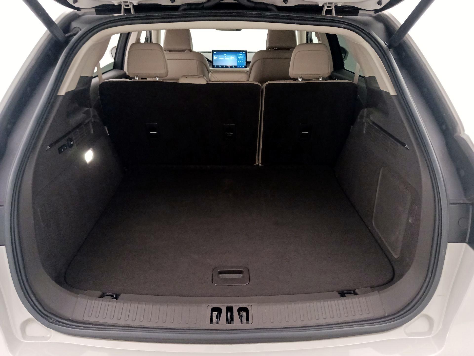 Thumbnail: 2023 Lincoln Nautilus - 20