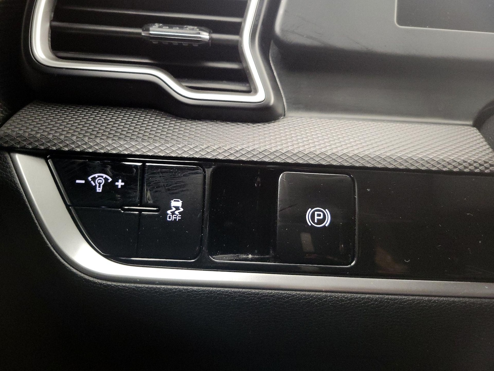 2024 Kia Sportage LX - Photo 14