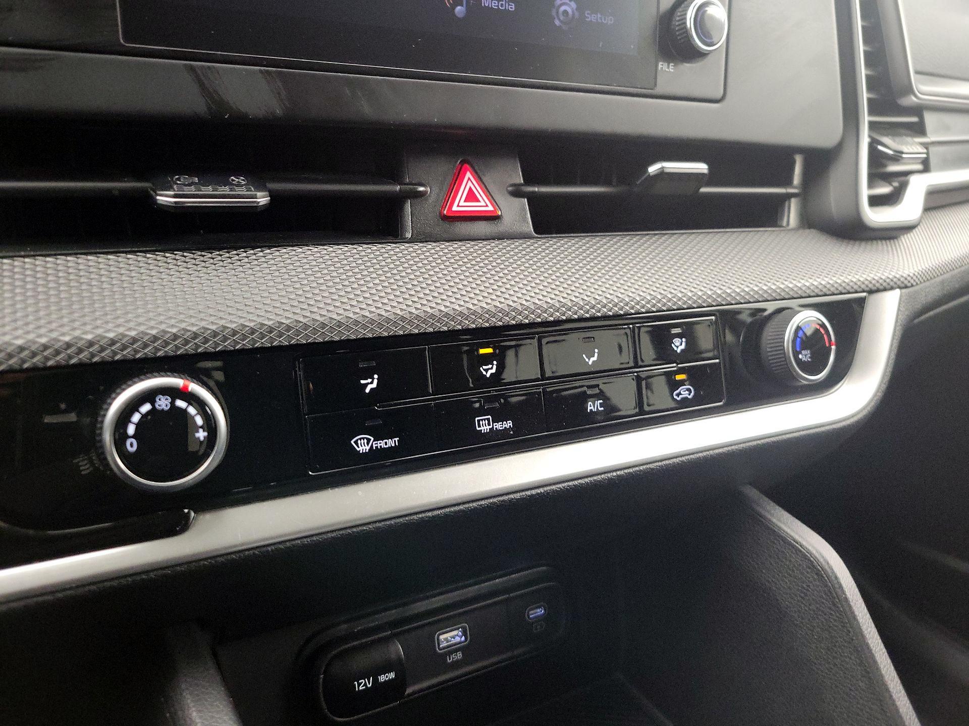 Thumbnail: 2024 Kia Sportage - 16