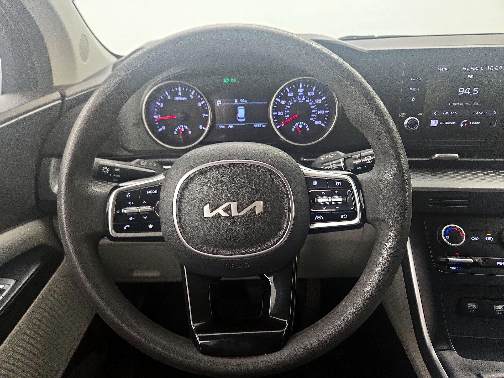 Thumbnail: 2022 Kia Carnival - 10