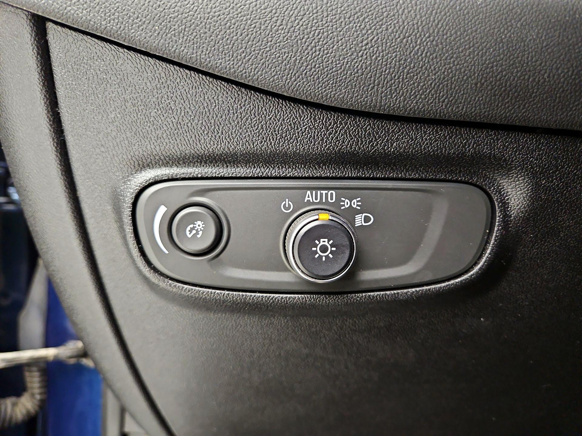 Thumbnail: 2019 Chevrolet Equinox - 13