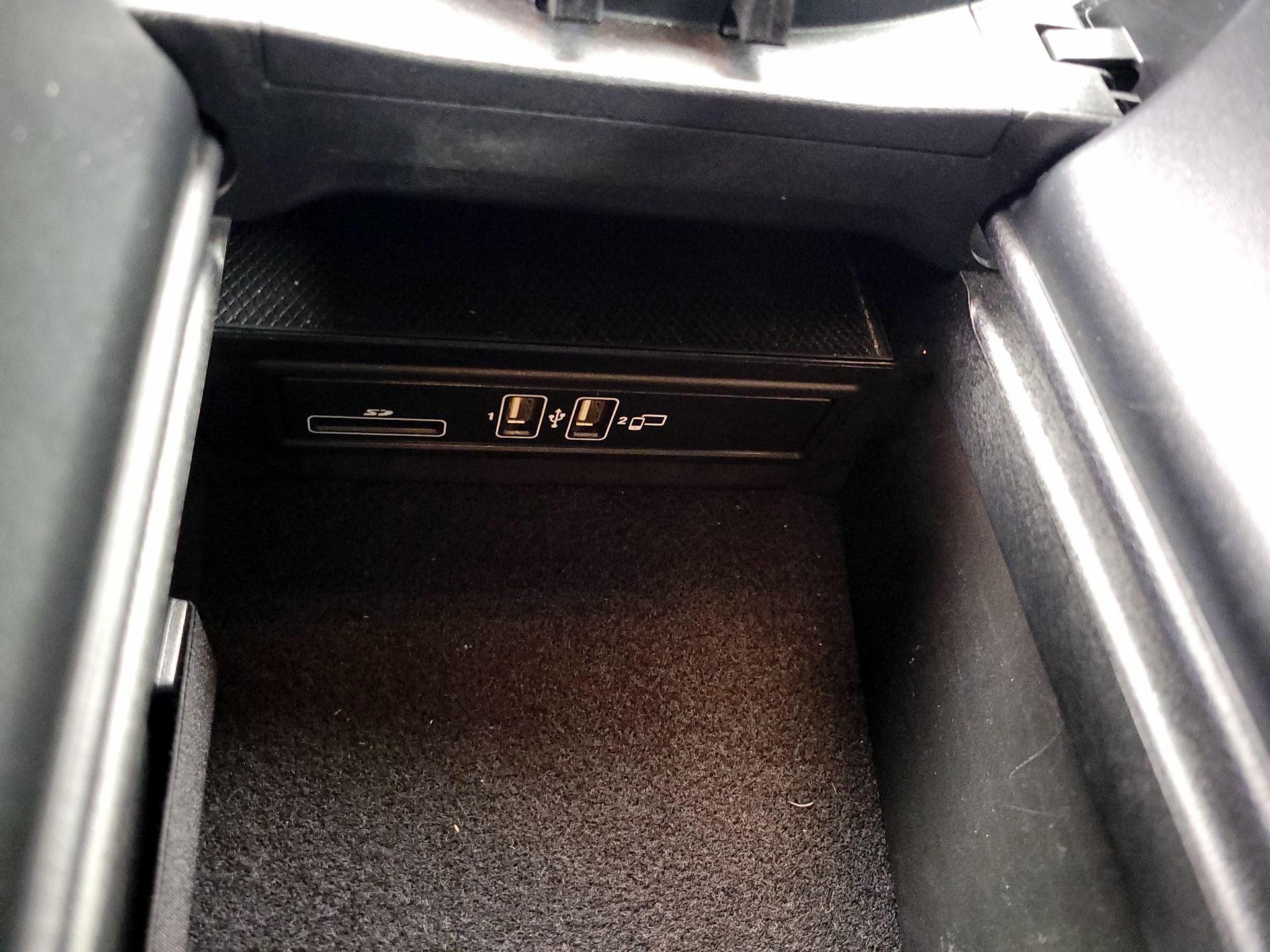 Thumbnail: 2018 Mercedes-Benz C-Class - 18