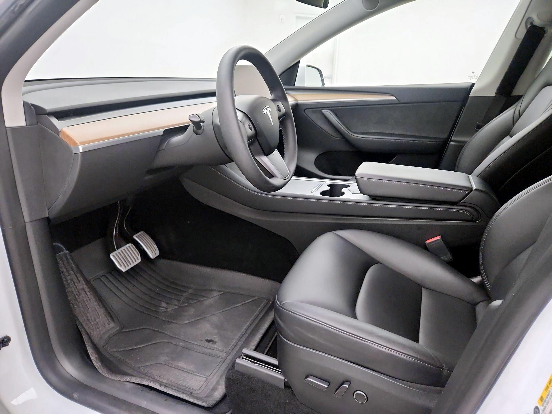 Thumbnail: 2023 Tesla Model Y - 11