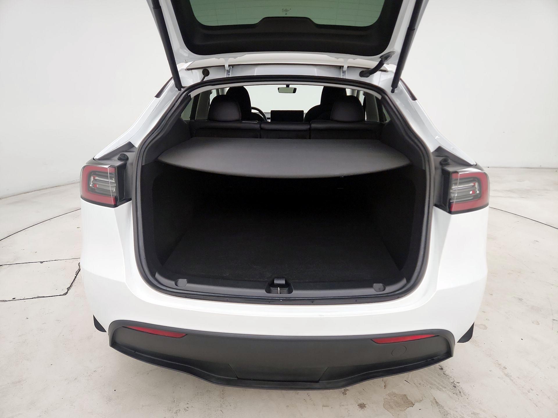 Thumbnail: 2023 Tesla Model Y - 16