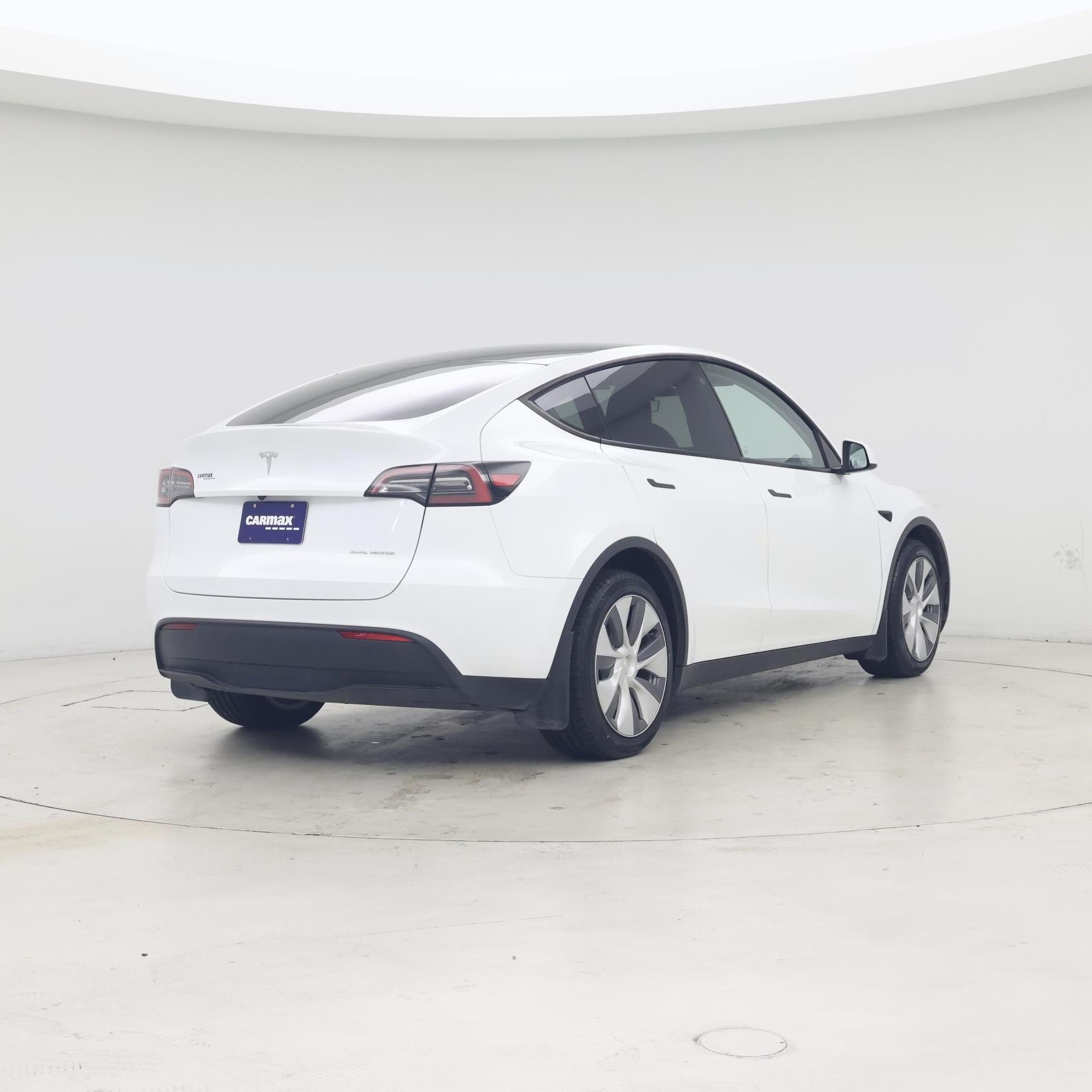 Thumbnail: 2023 Tesla Model Y - 8