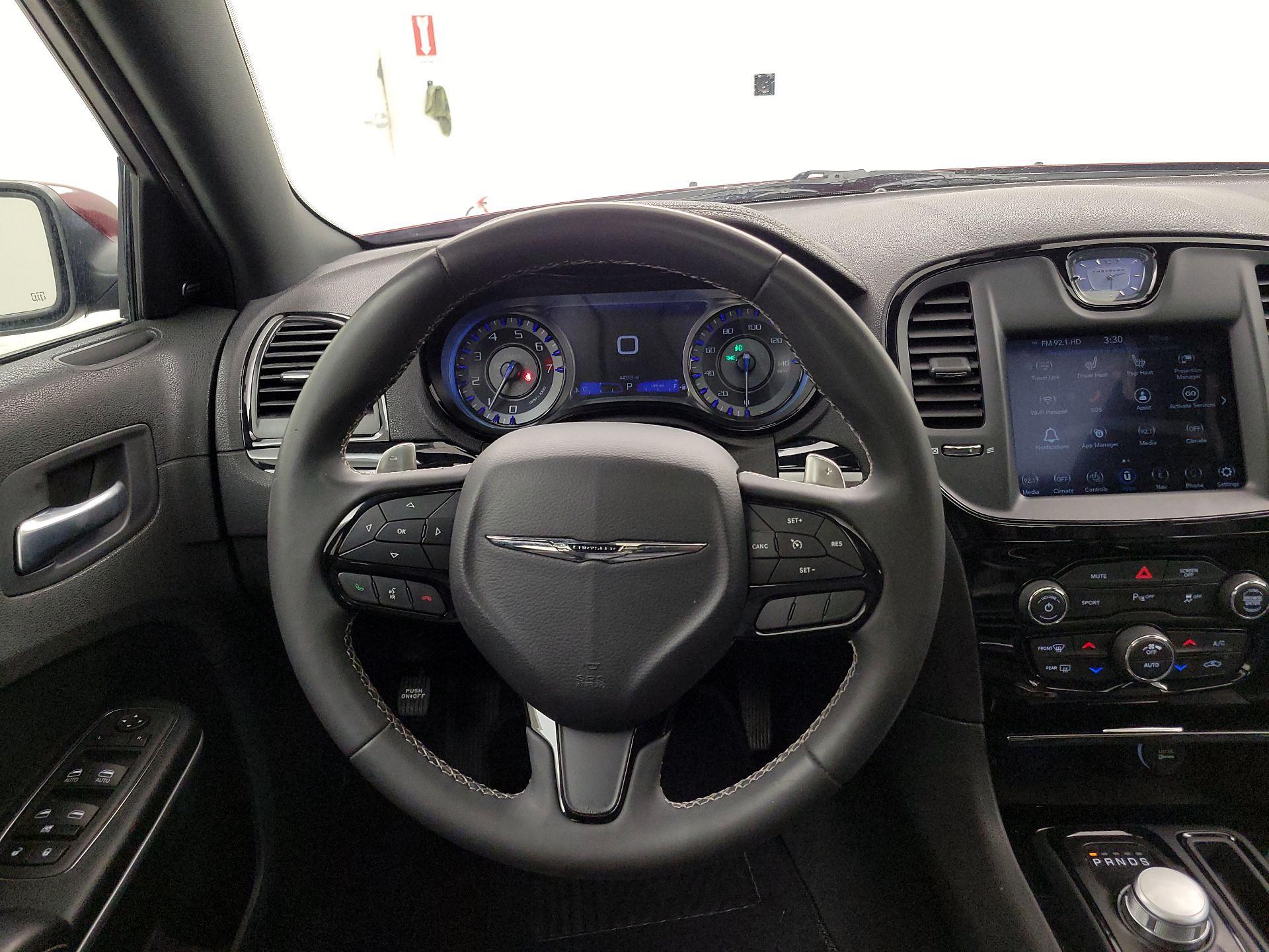 Thumbnail: 2023 Chrysler 300 - 10