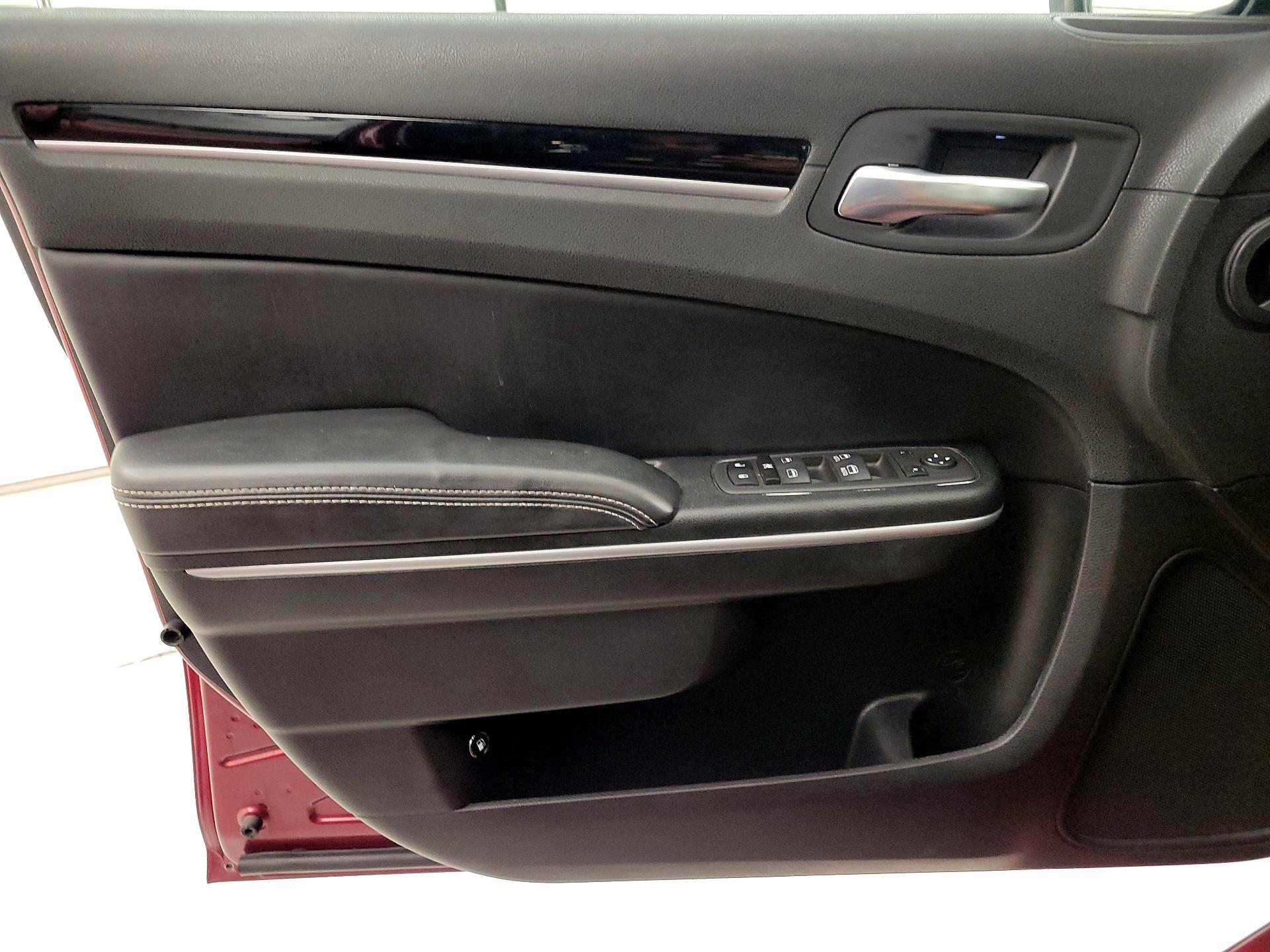 Thumbnail: 2023 Chrysler 300 - 12