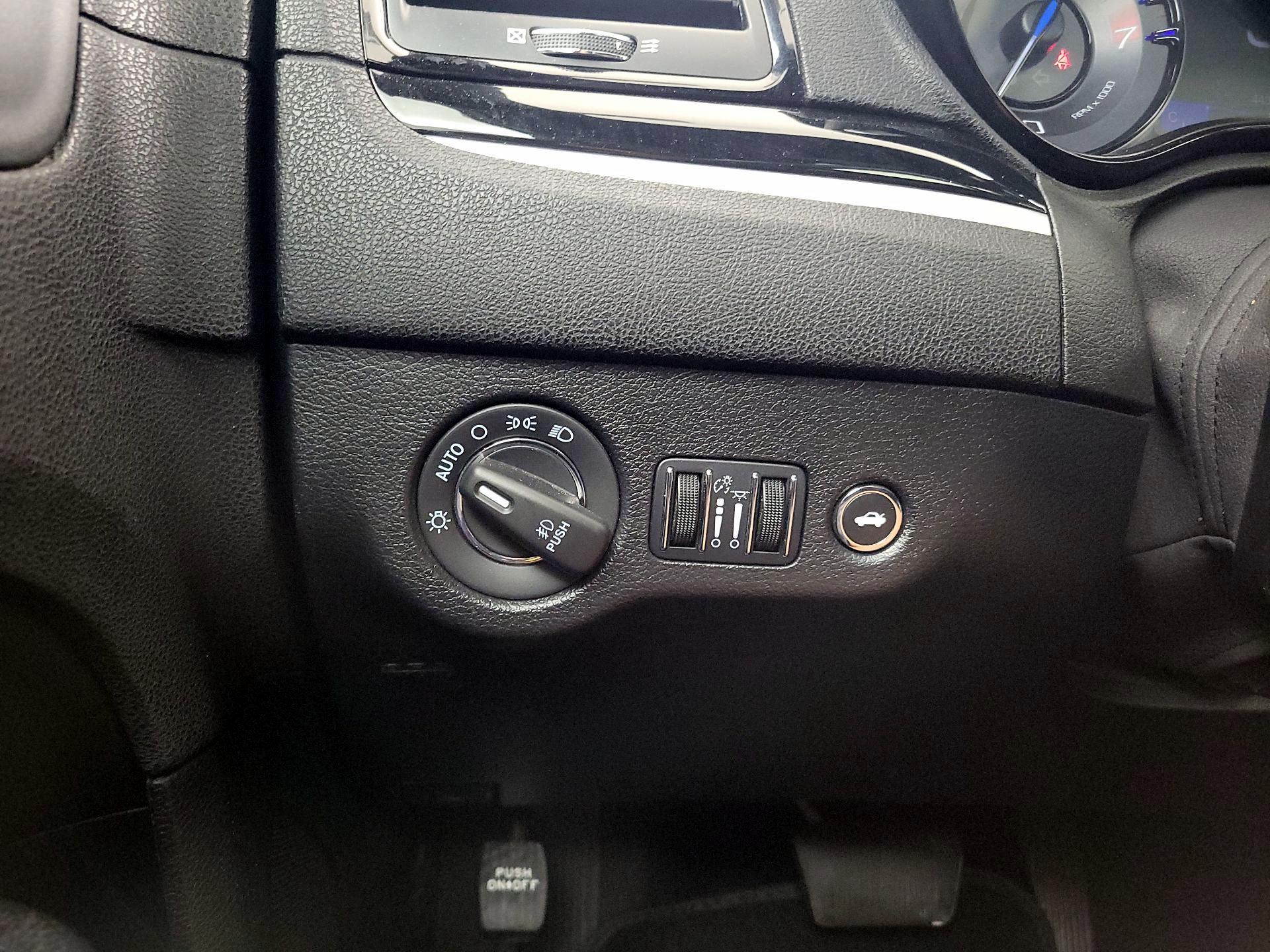 Thumbnail: 2023 Chrysler 300 - 13