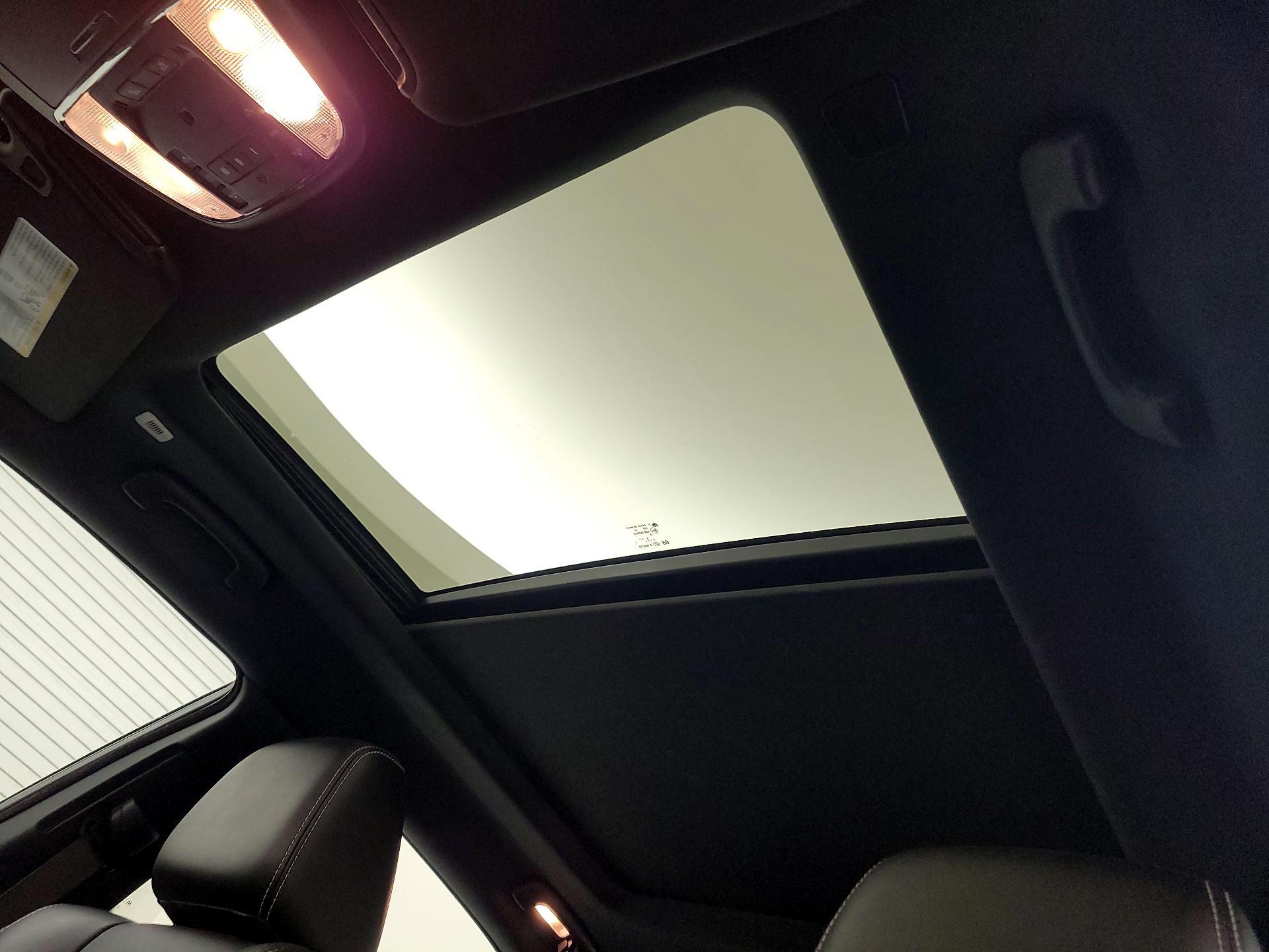 Thumbnail: 2023 Chrysler 300 - 20