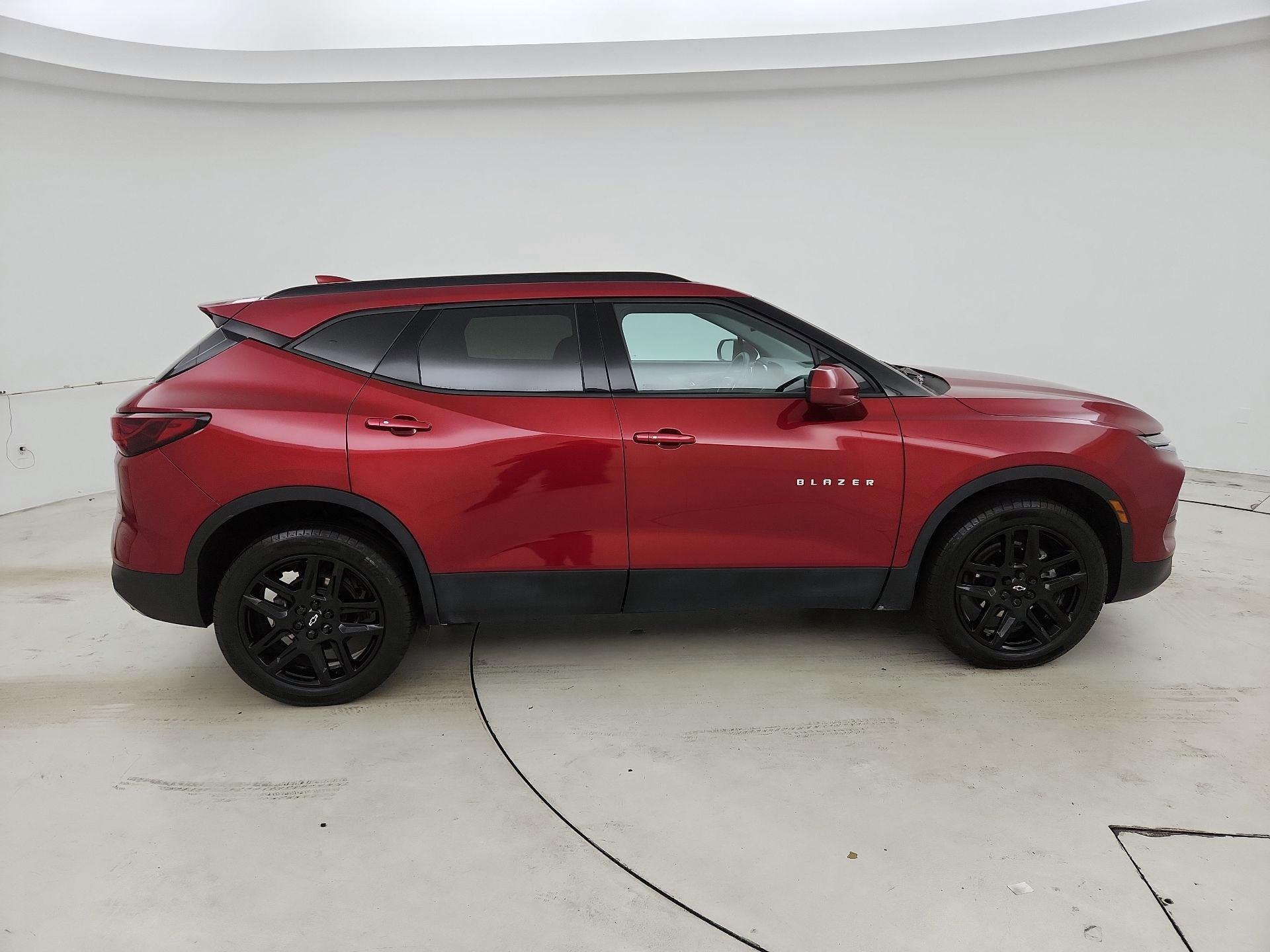 Thumbnail: 2023 Chevrolet Blazer - 4