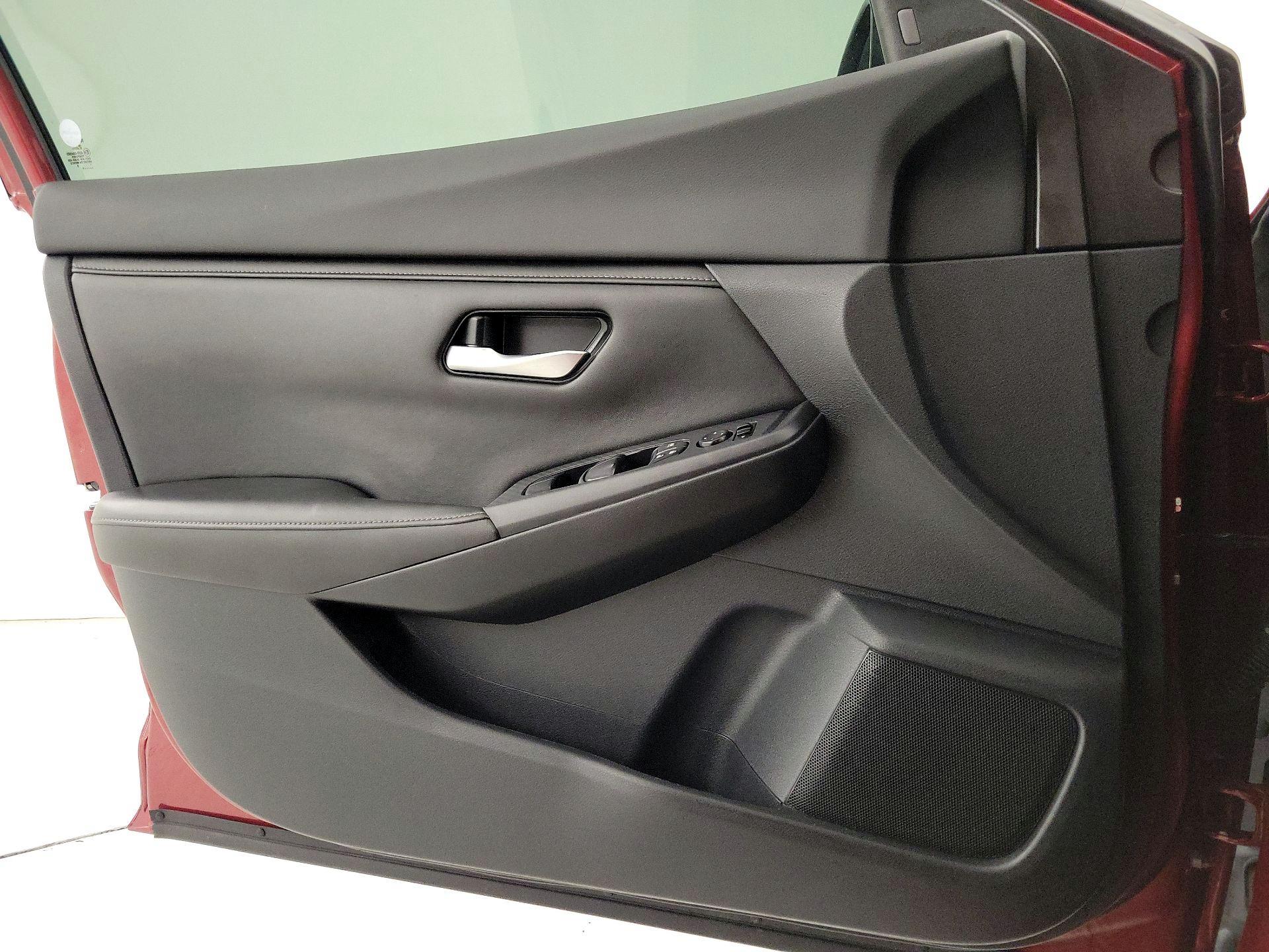 Thumbnail: 2020 Nissan Sentra - 12