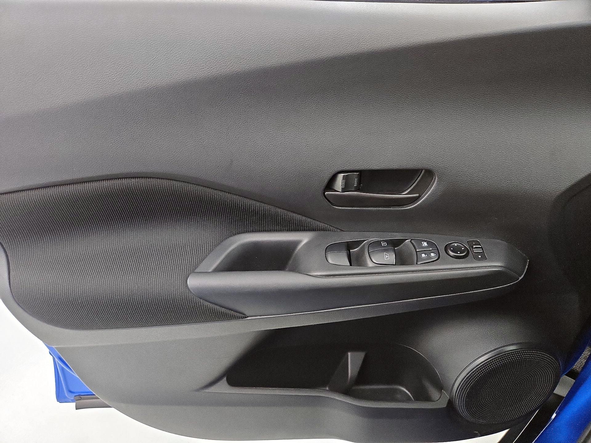 Thumbnail: 2023 Nissan Kicks - 12