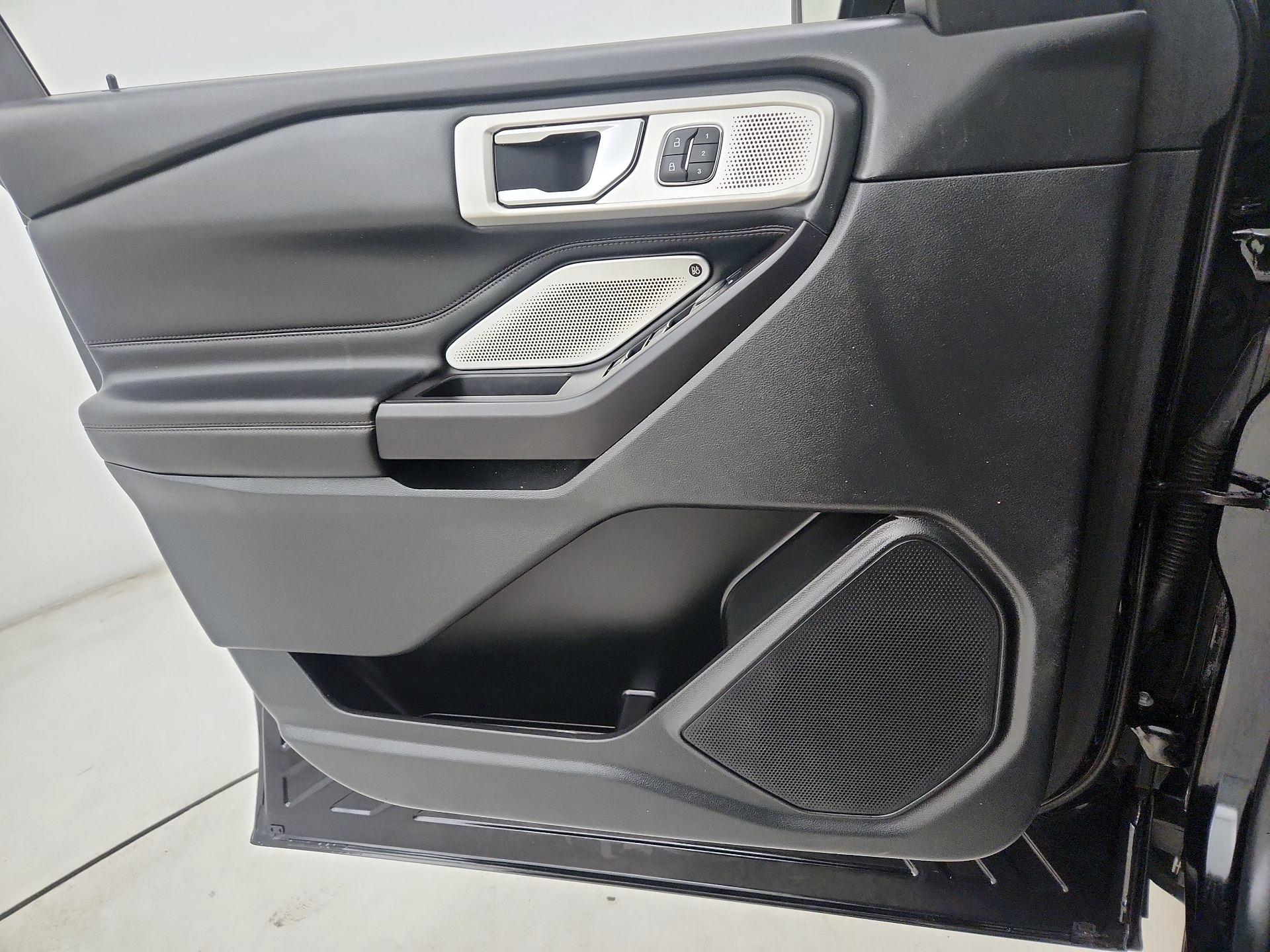 Thumbnail: 2020 Ford Explorer - 12