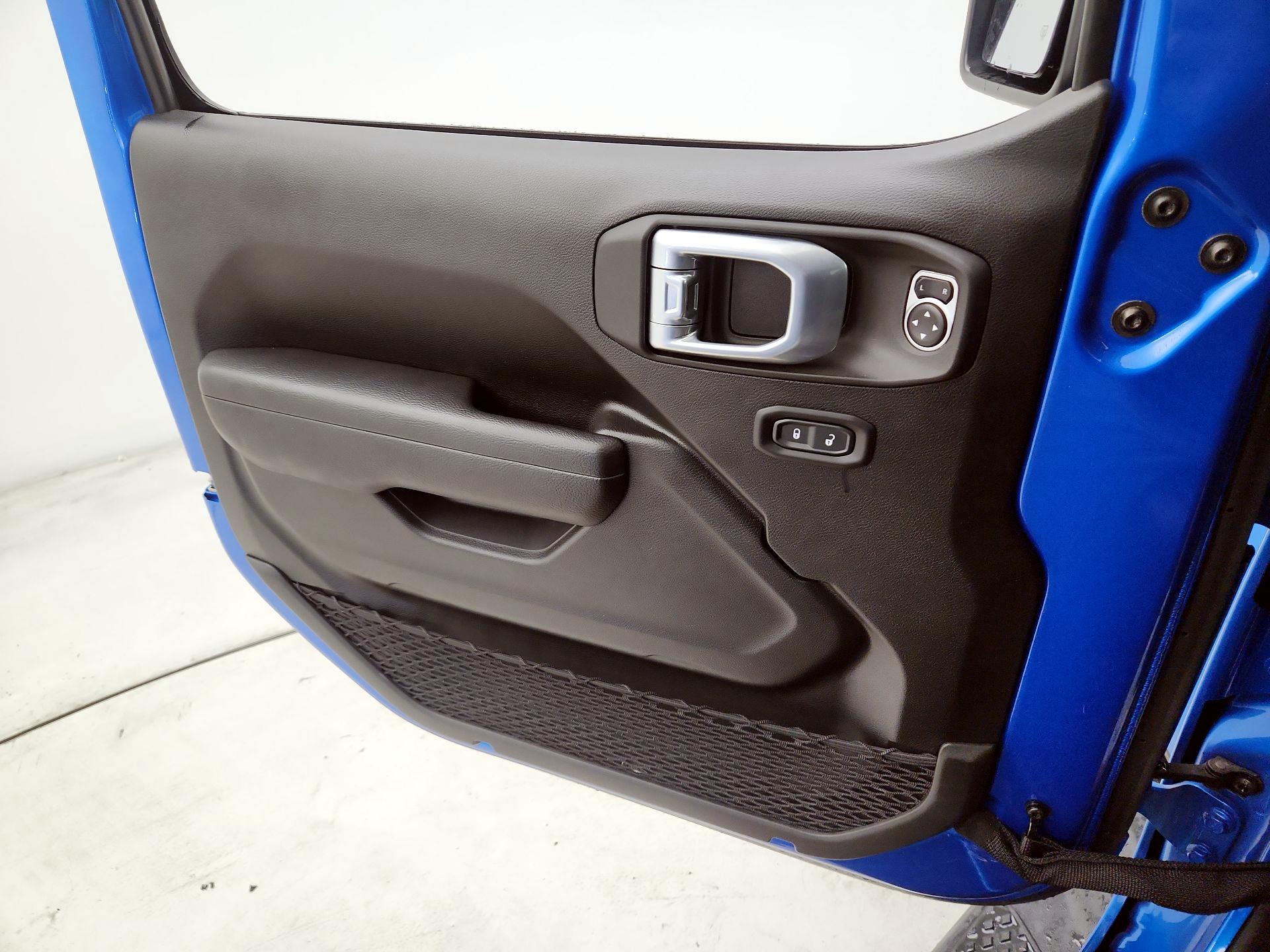 Thumbnail: 2023 Jeep Gladiator - 12