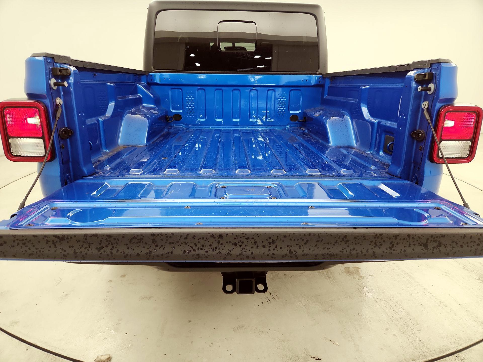 Thumbnail: 2023 Jeep Gladiator - 16