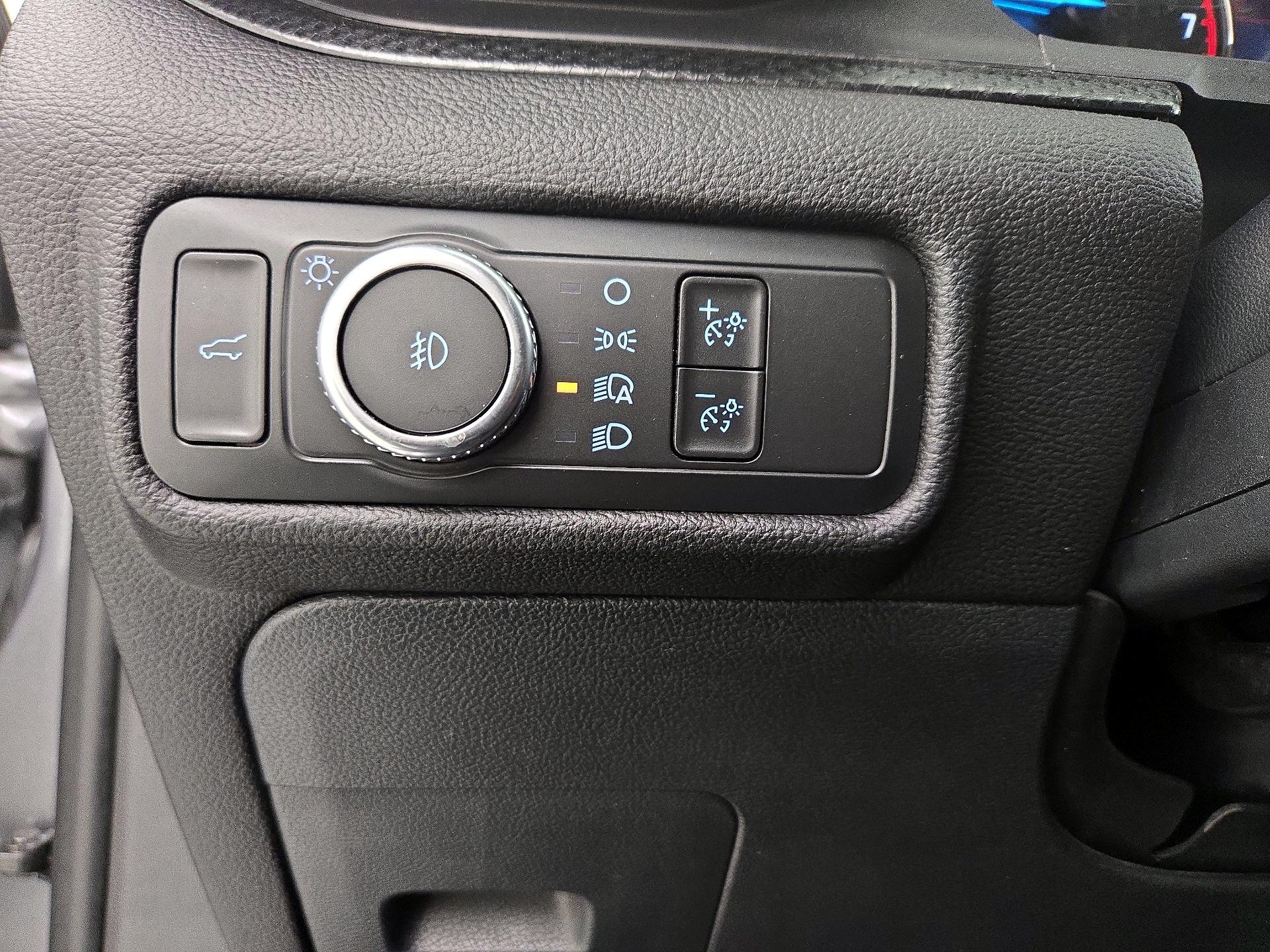 Thumbnail: 2022 Ford Explorer - 13