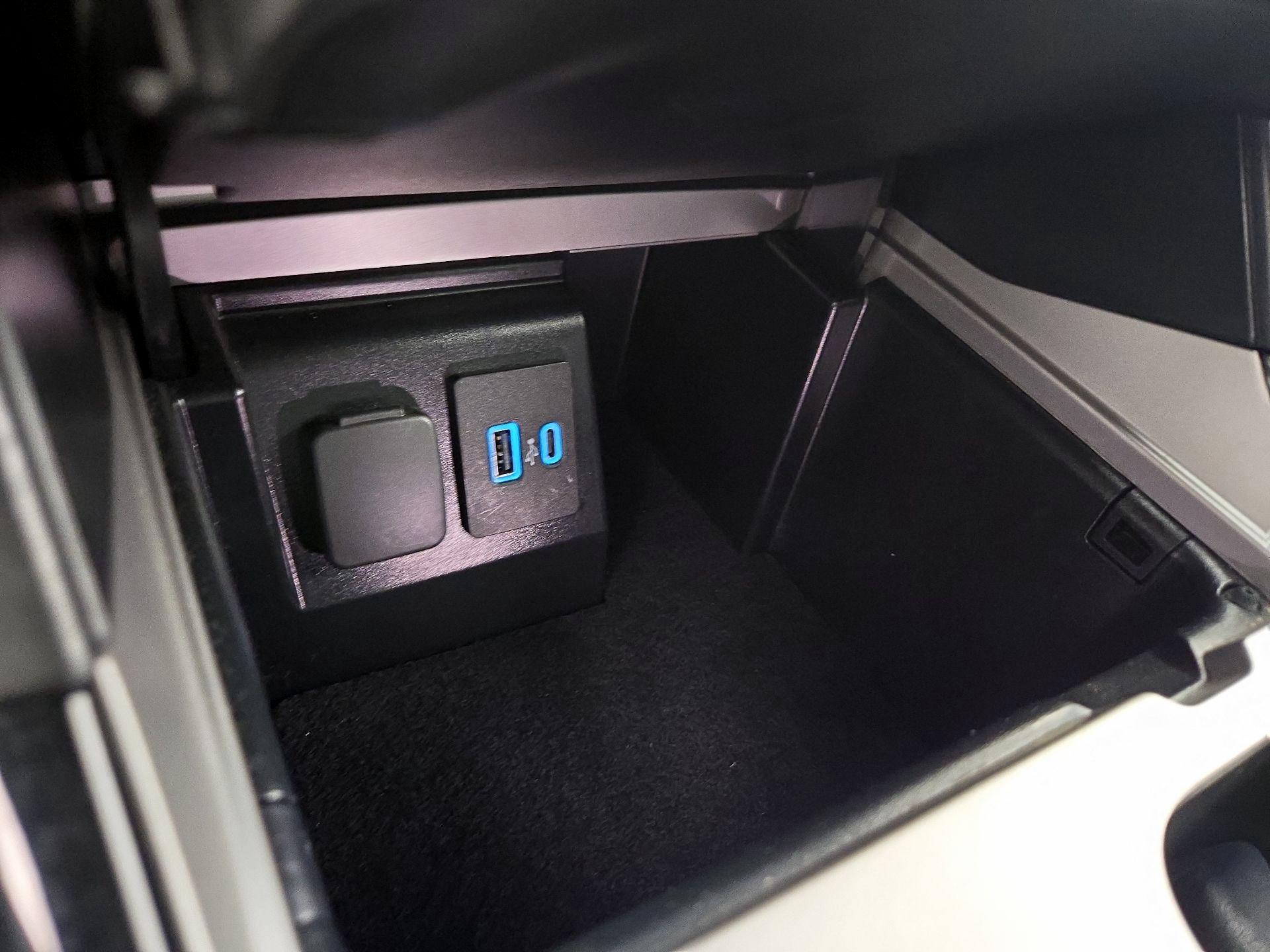 Thumbnail: 2022 Ford Explorer - 19