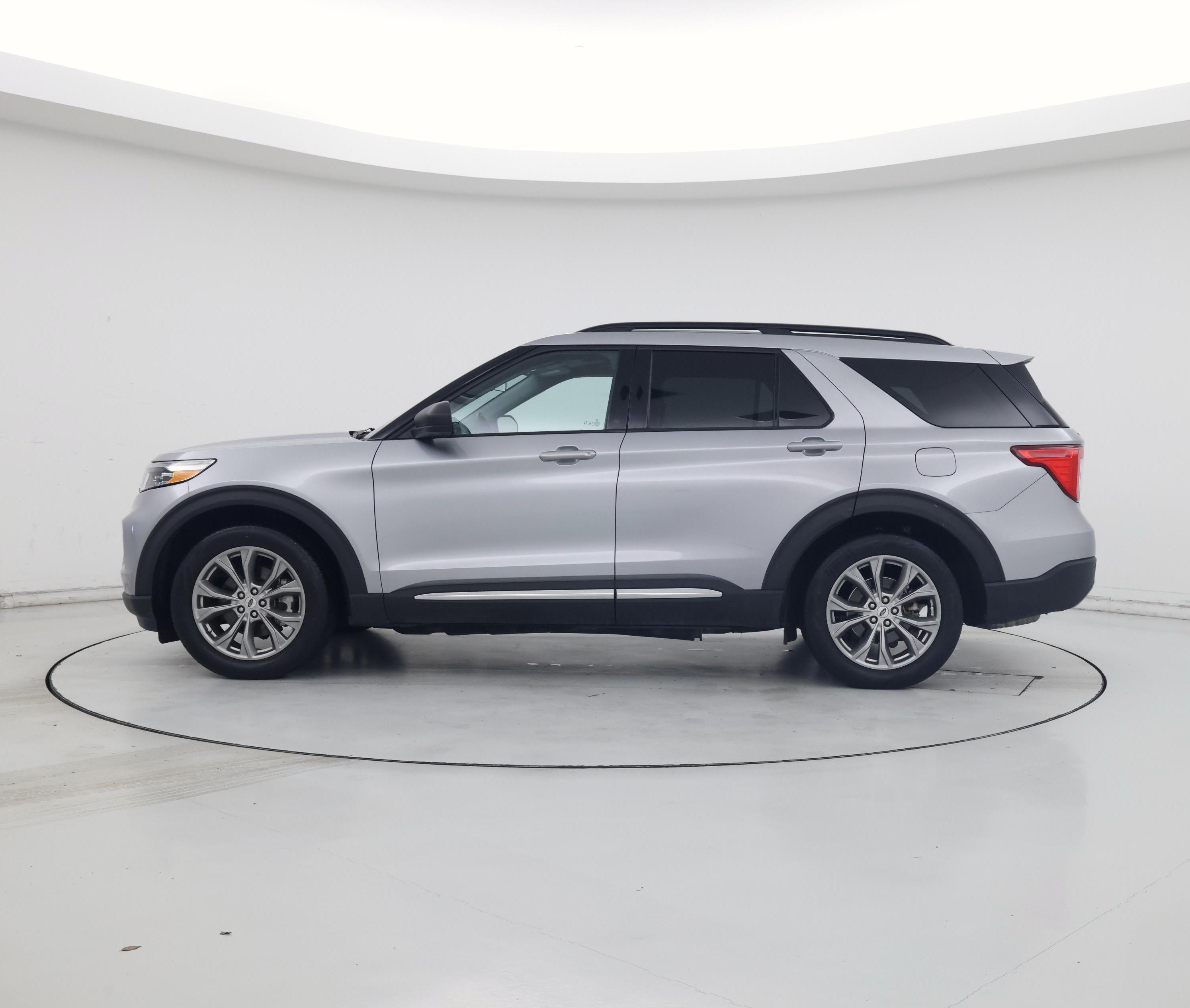 Thumbnail: 2022 Ford Explorer - 3