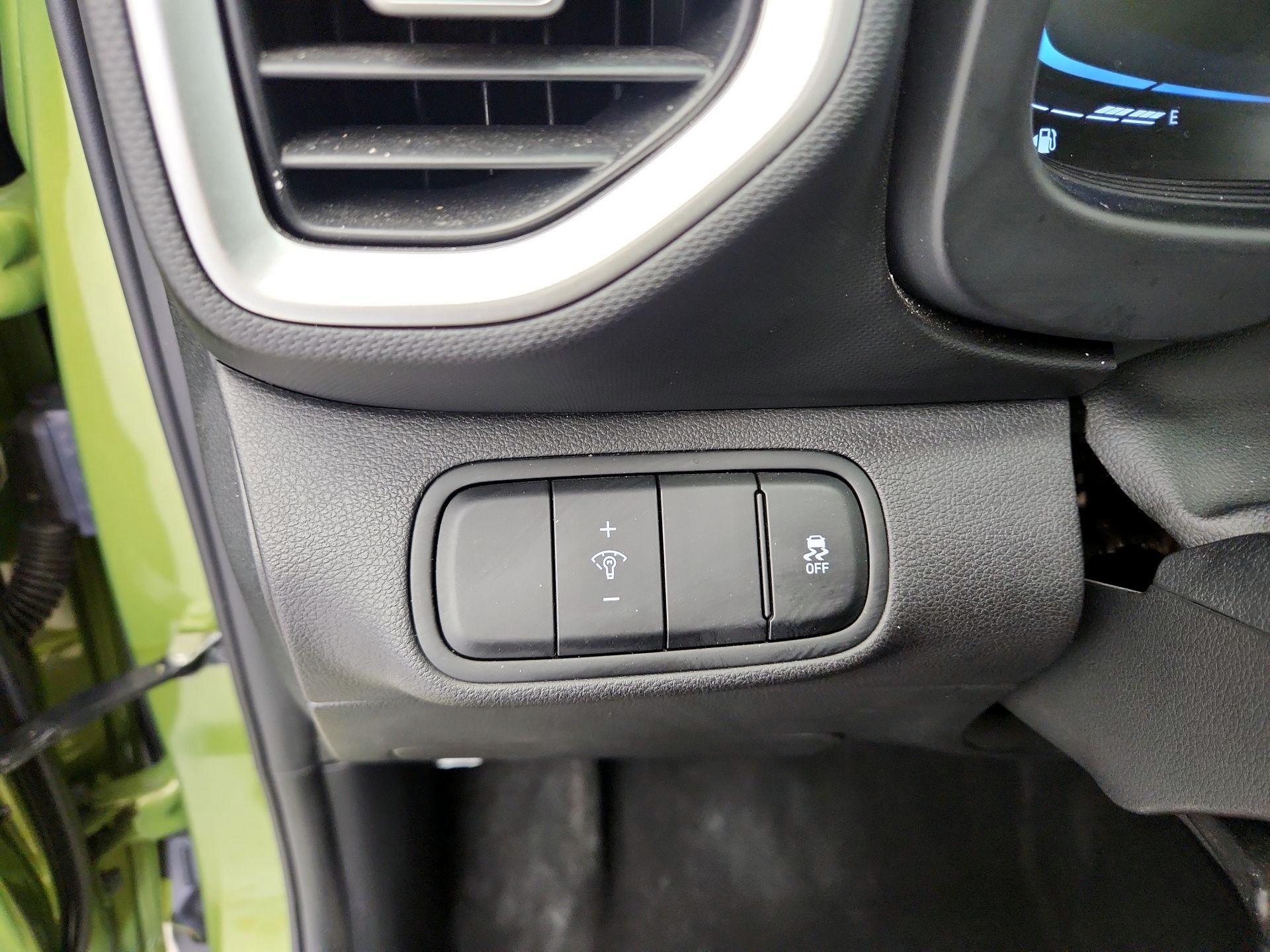 Thumbnail: 2023 Hyundai Venue - 13