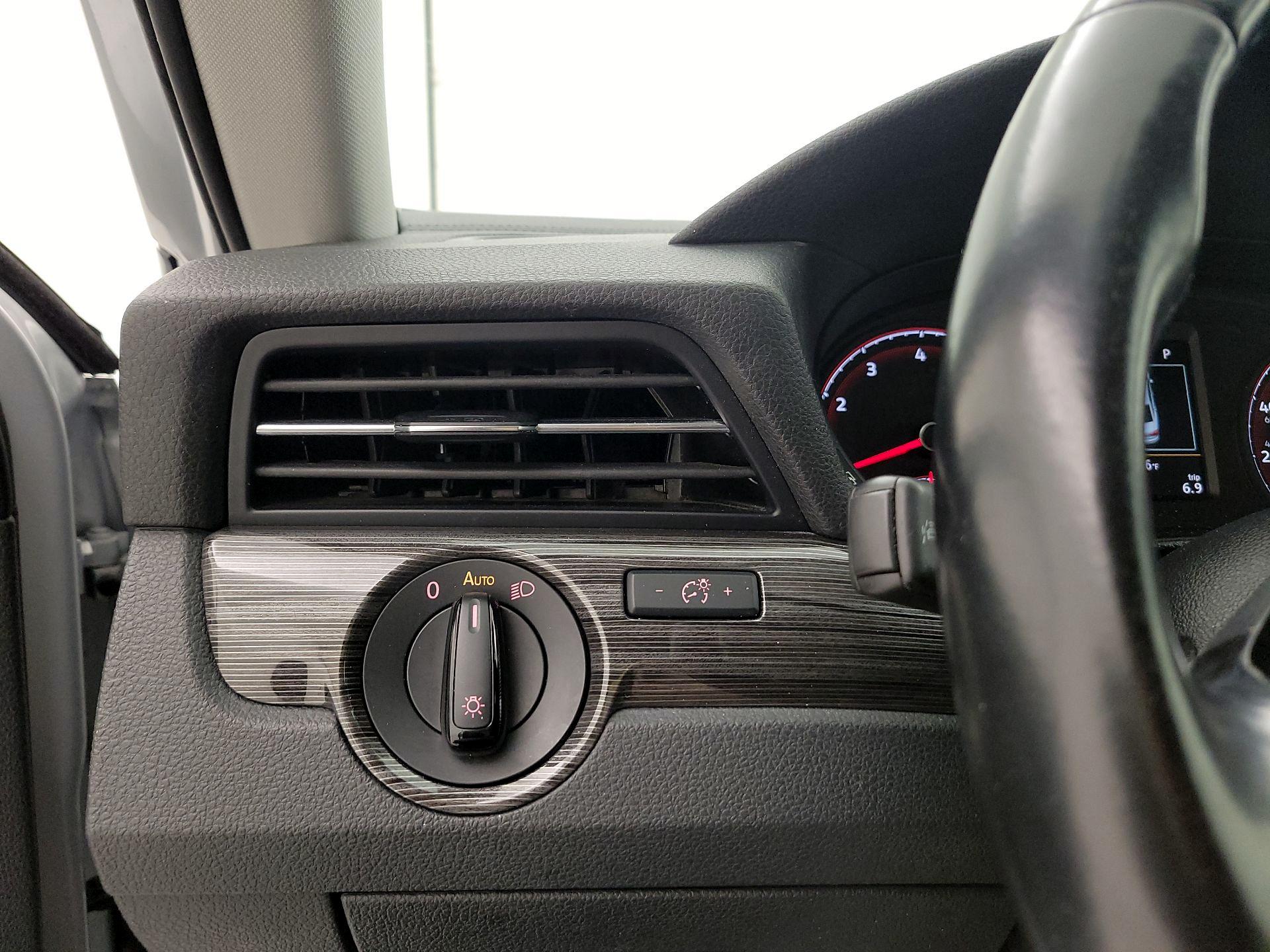 Thumbnail: 2020 Volkswagen Passat - 13