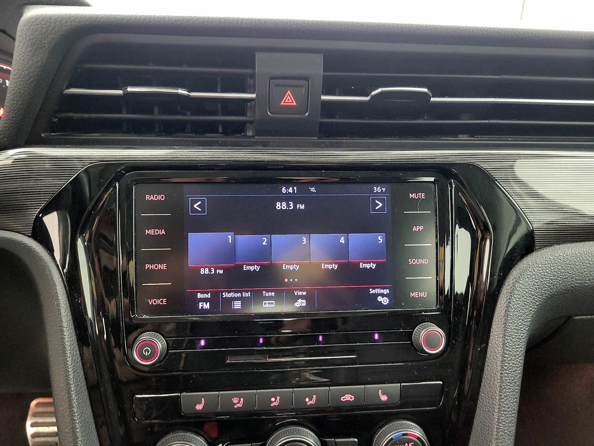 Thumbnail: 2020 Volkswagen Passat - 15