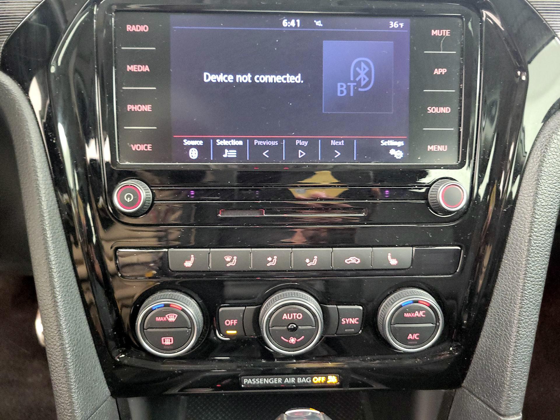 Thumbnail: 2020 Volkswagen Passat - 16