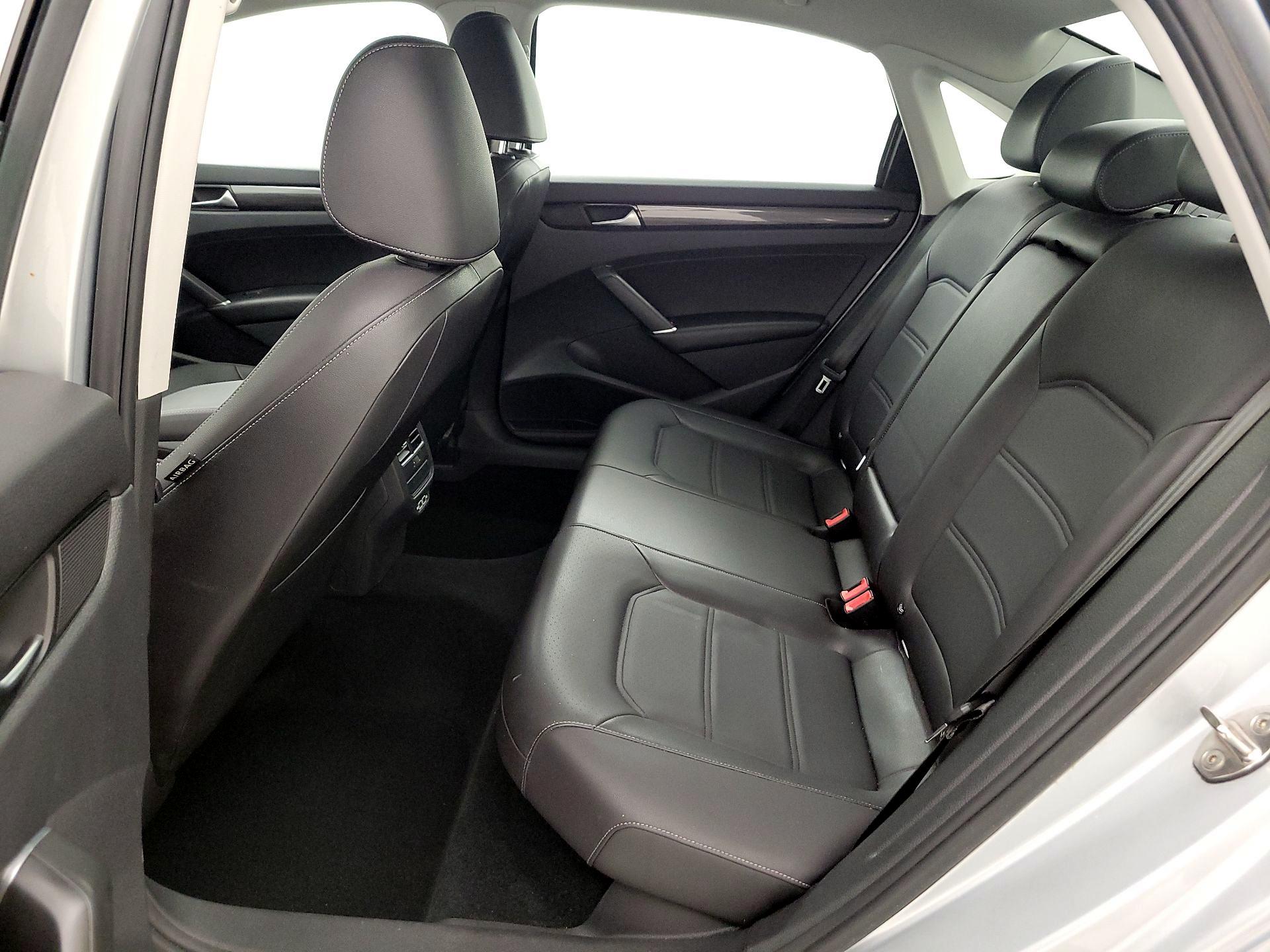 Thumbnail: 2020 Volkswagen Passat - 20