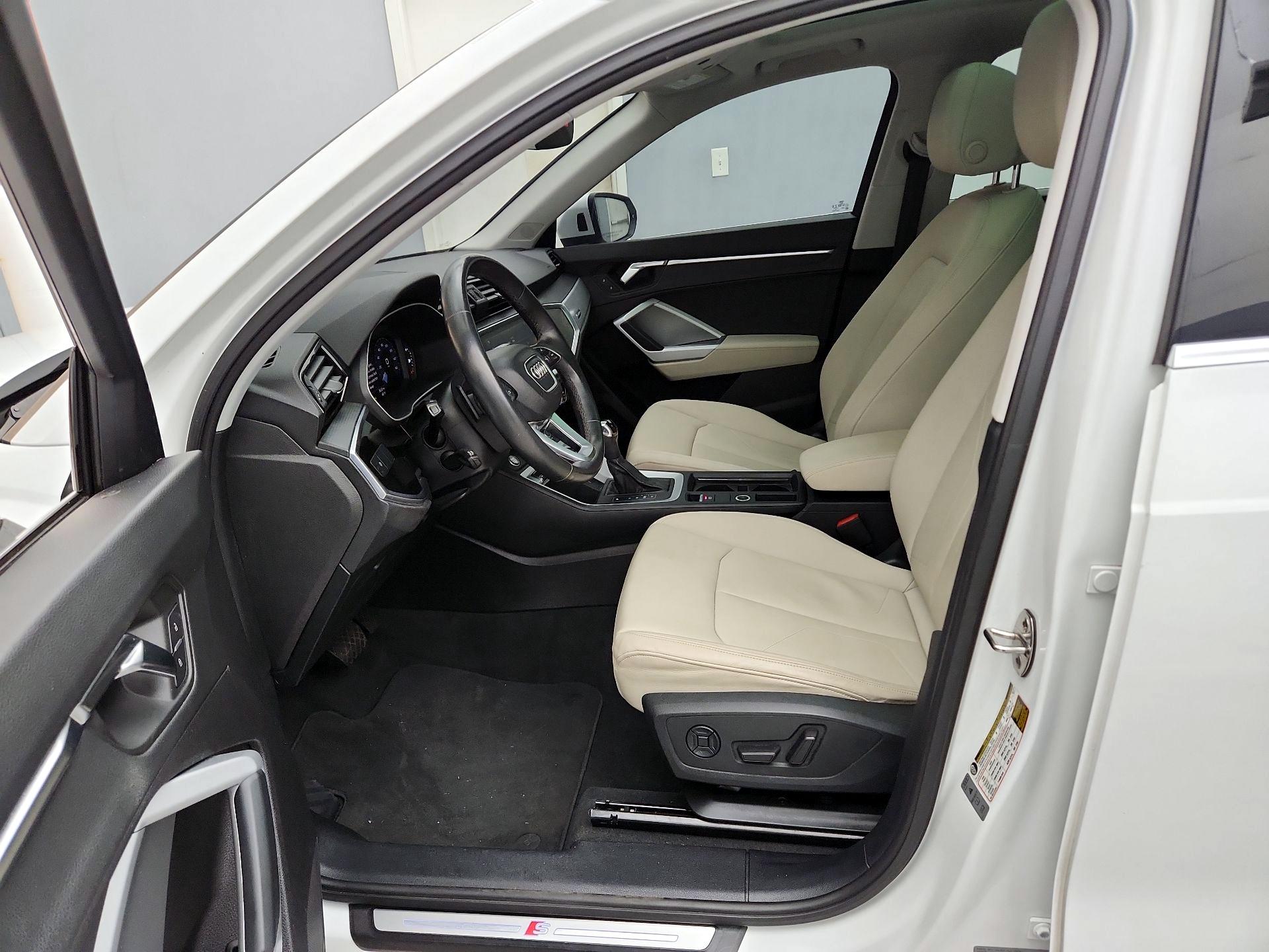 Thumbnail: 2021 Audi Q3 - 11