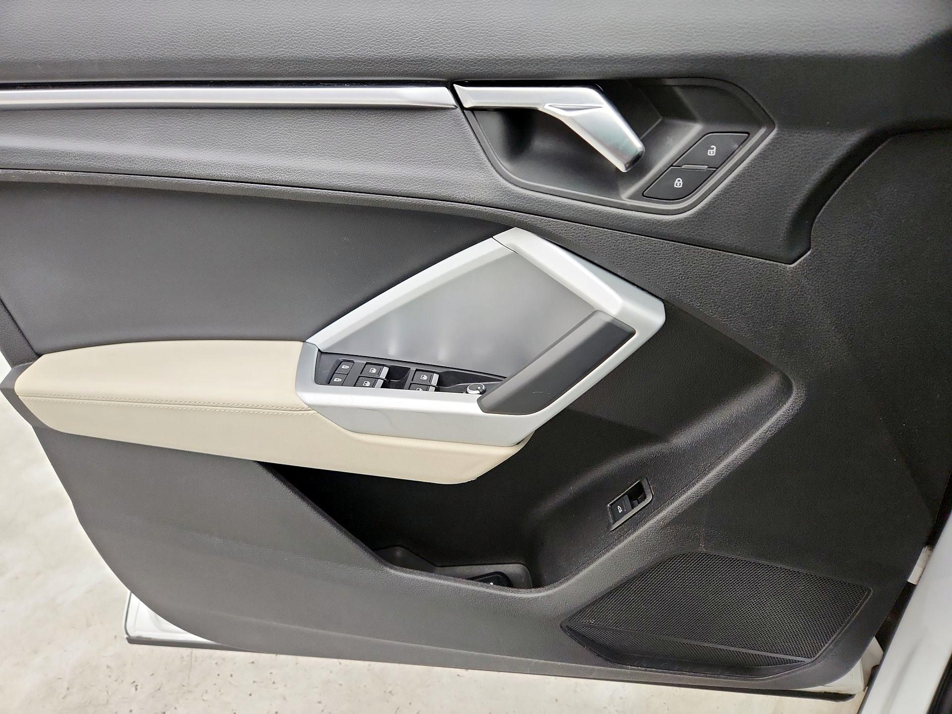 Thumbnail: 2021 Audi Q3 - 12