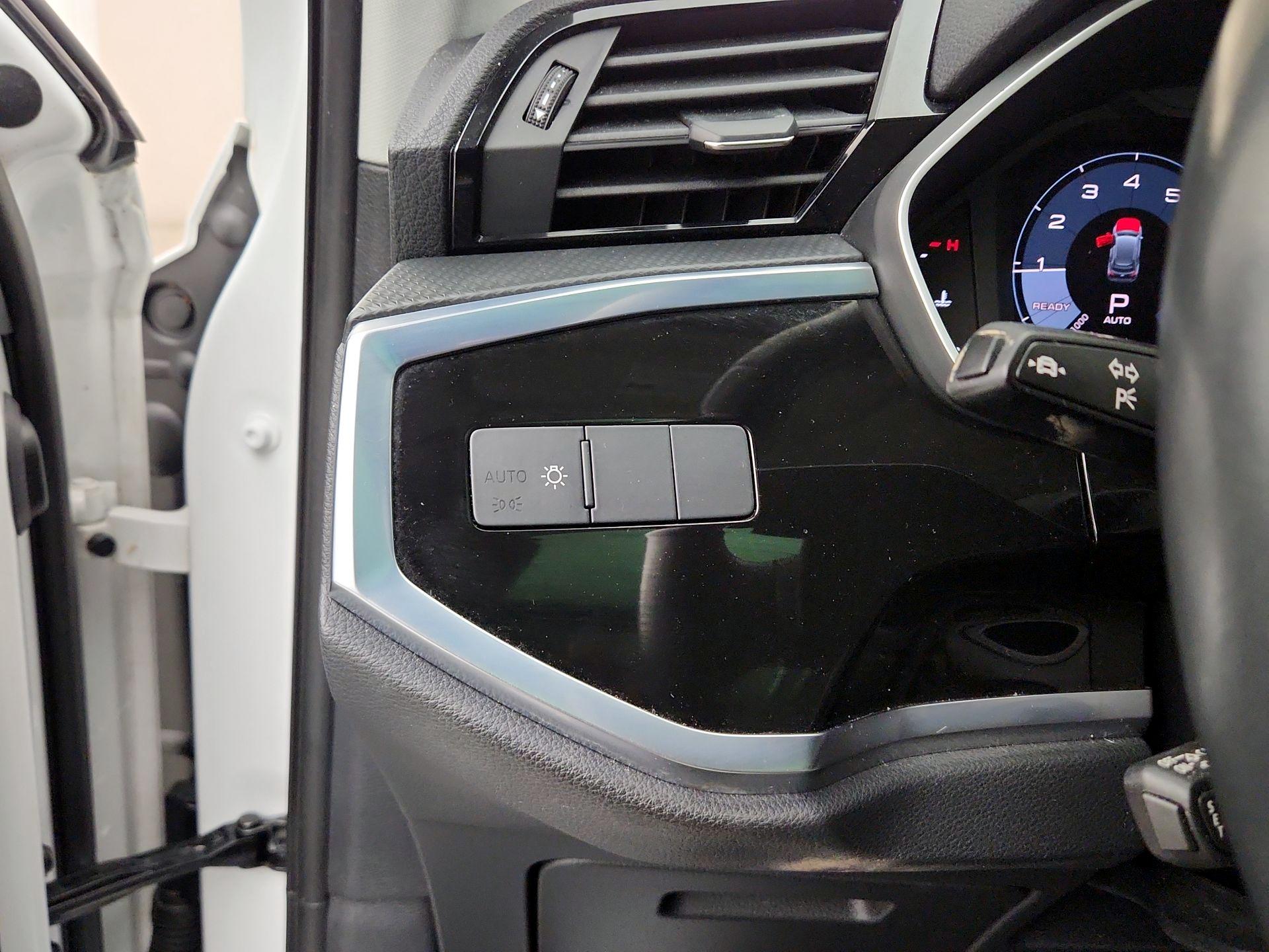 Thumbnail: 2021 Audi Q3 - 13