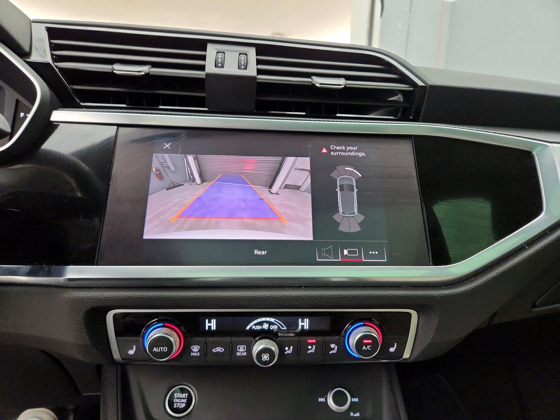 Thumbnail: 2021 Audi Q3 - 14