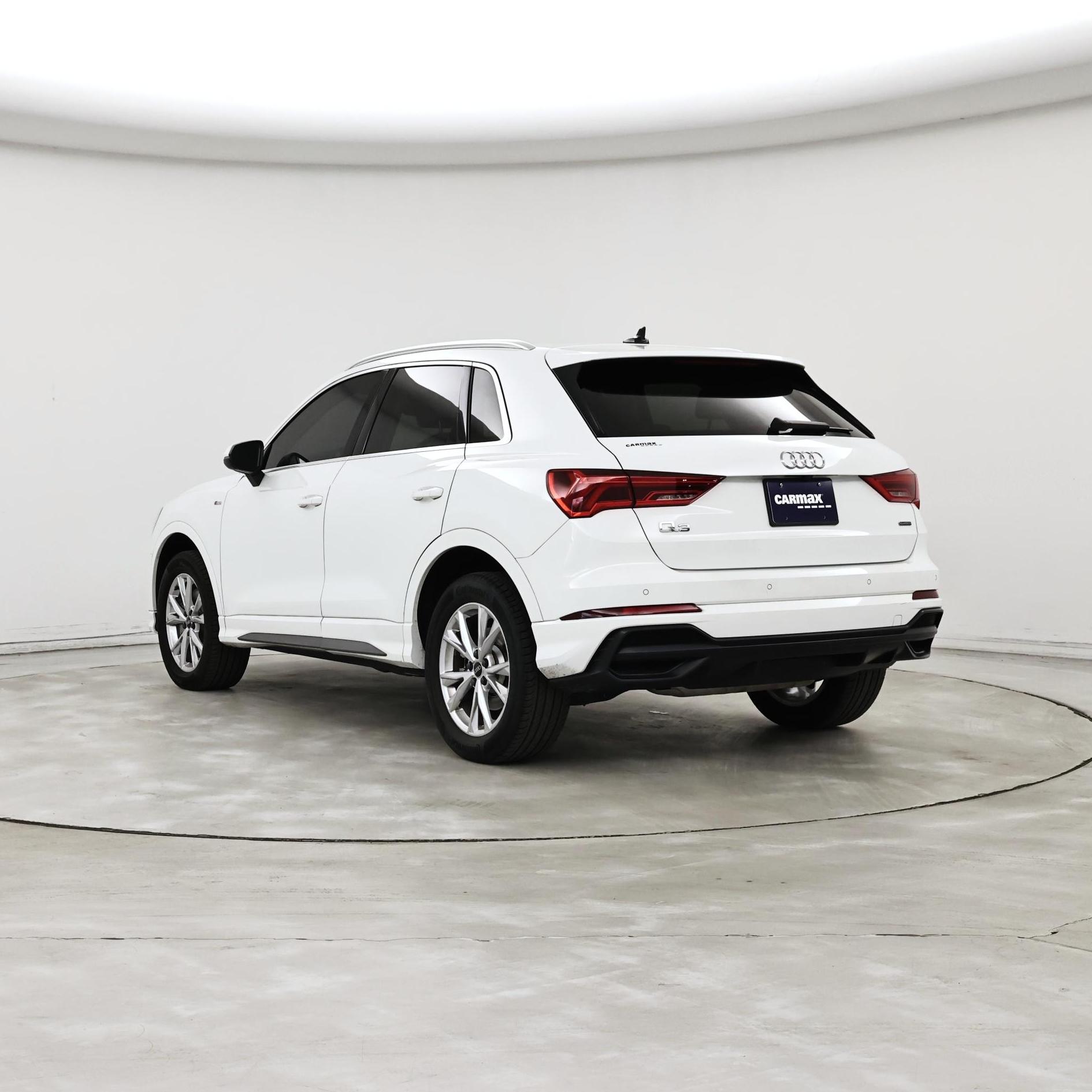 Thumbnail: 2021 Audi Q3 - 2