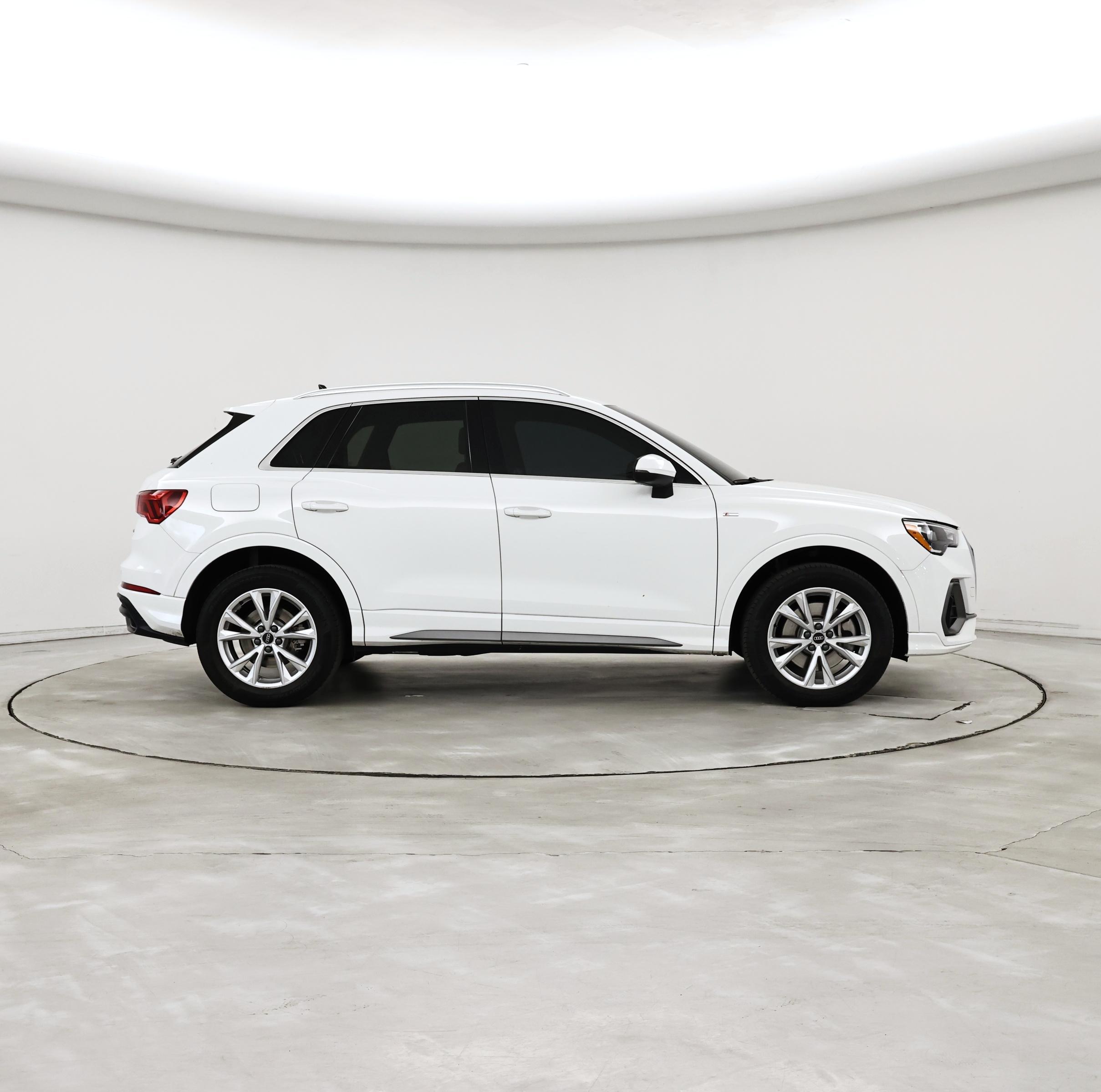 Thumbnail: 2021 Audi Q3 - 7