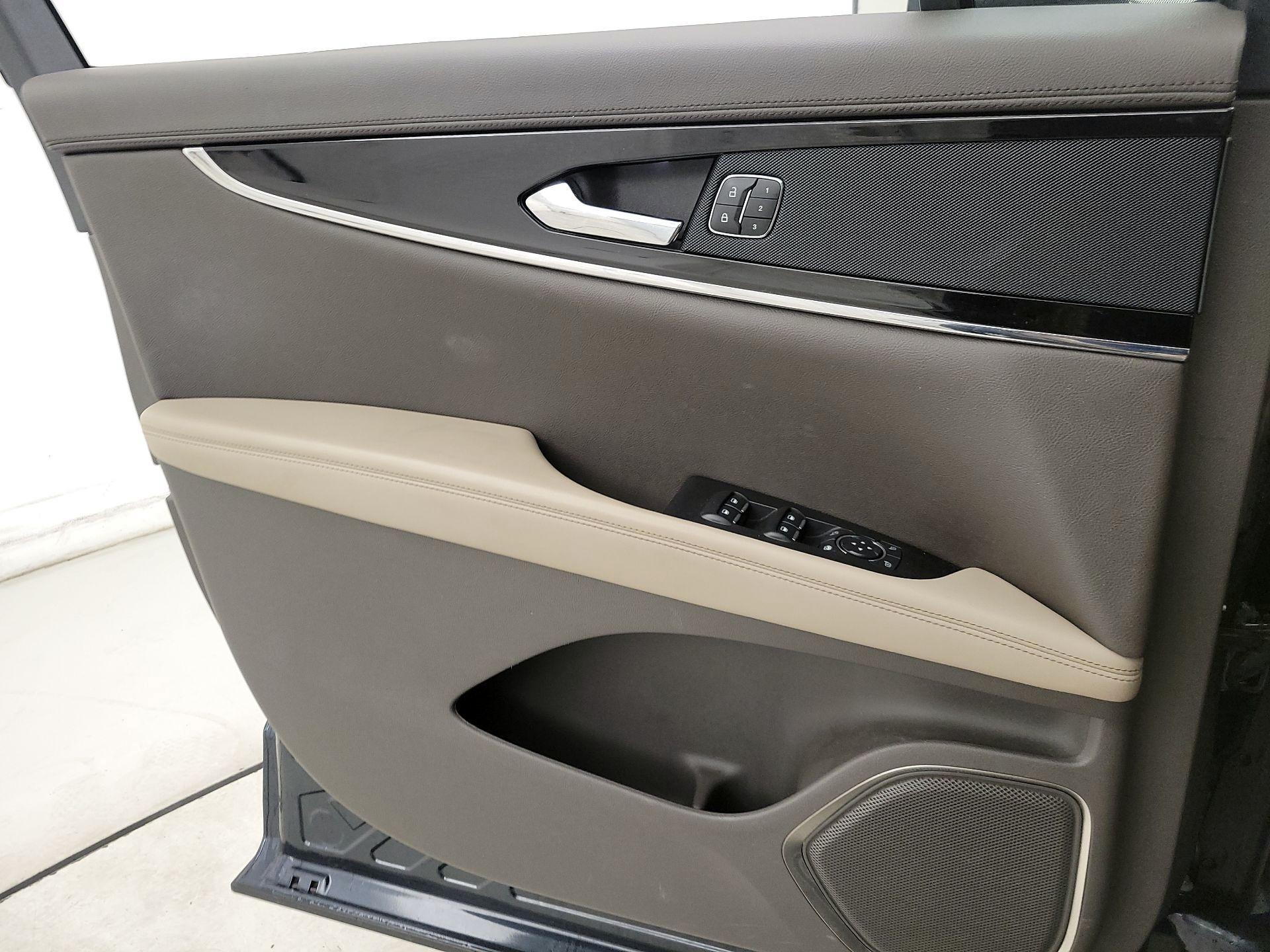 Thumbnail: 2022 Lincoln Nautilus - 12