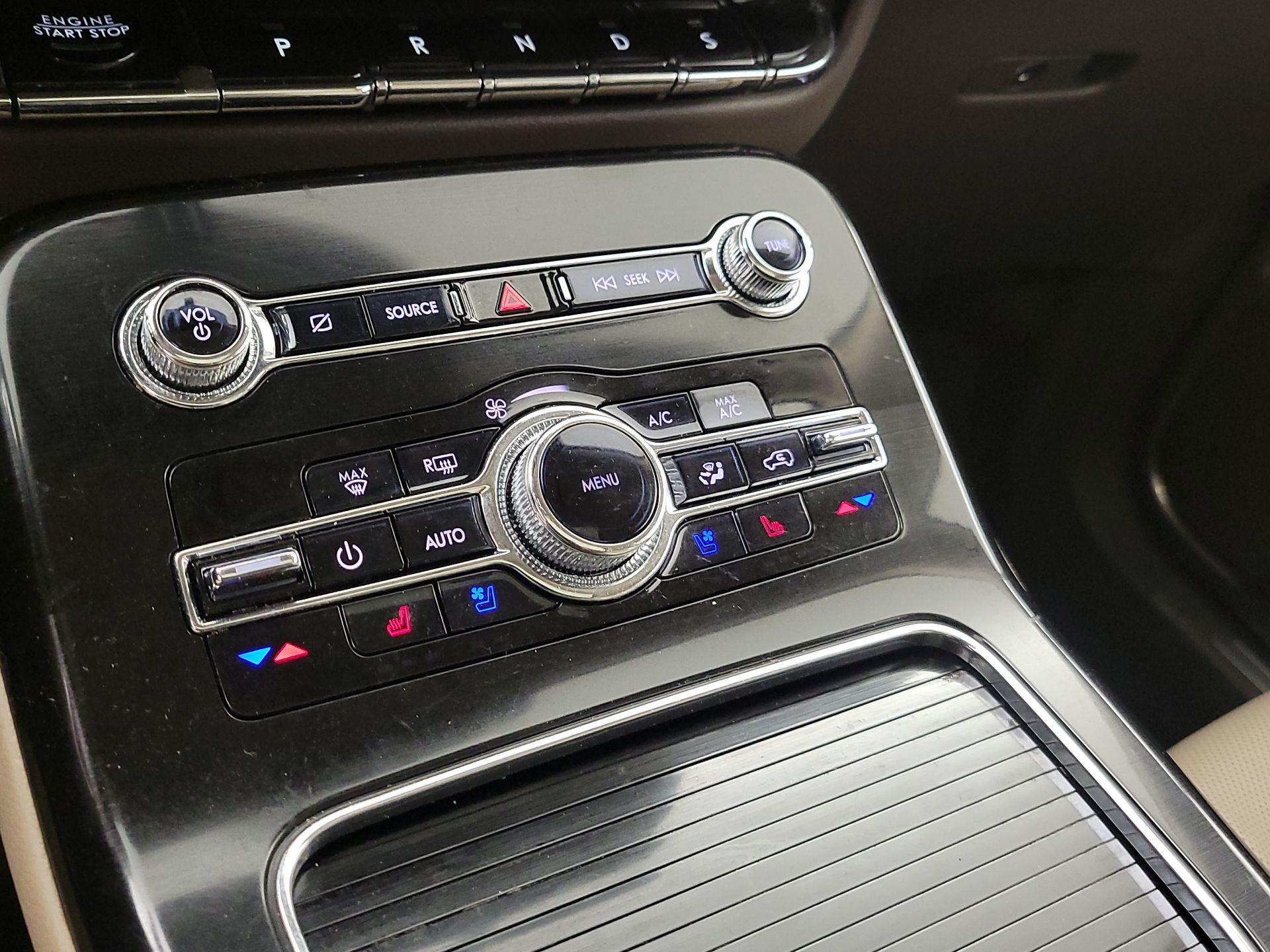 Thumbnail: 2022 Lincoln Nautilus - 17