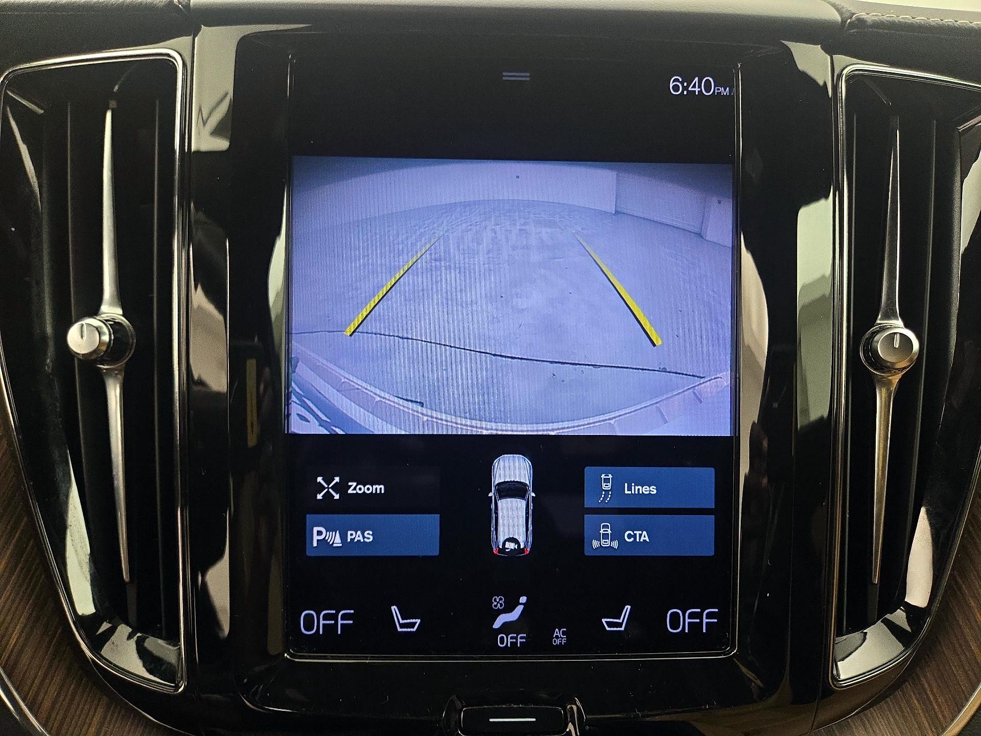 Thumbnail: 2021 Volvo XC60 - 15