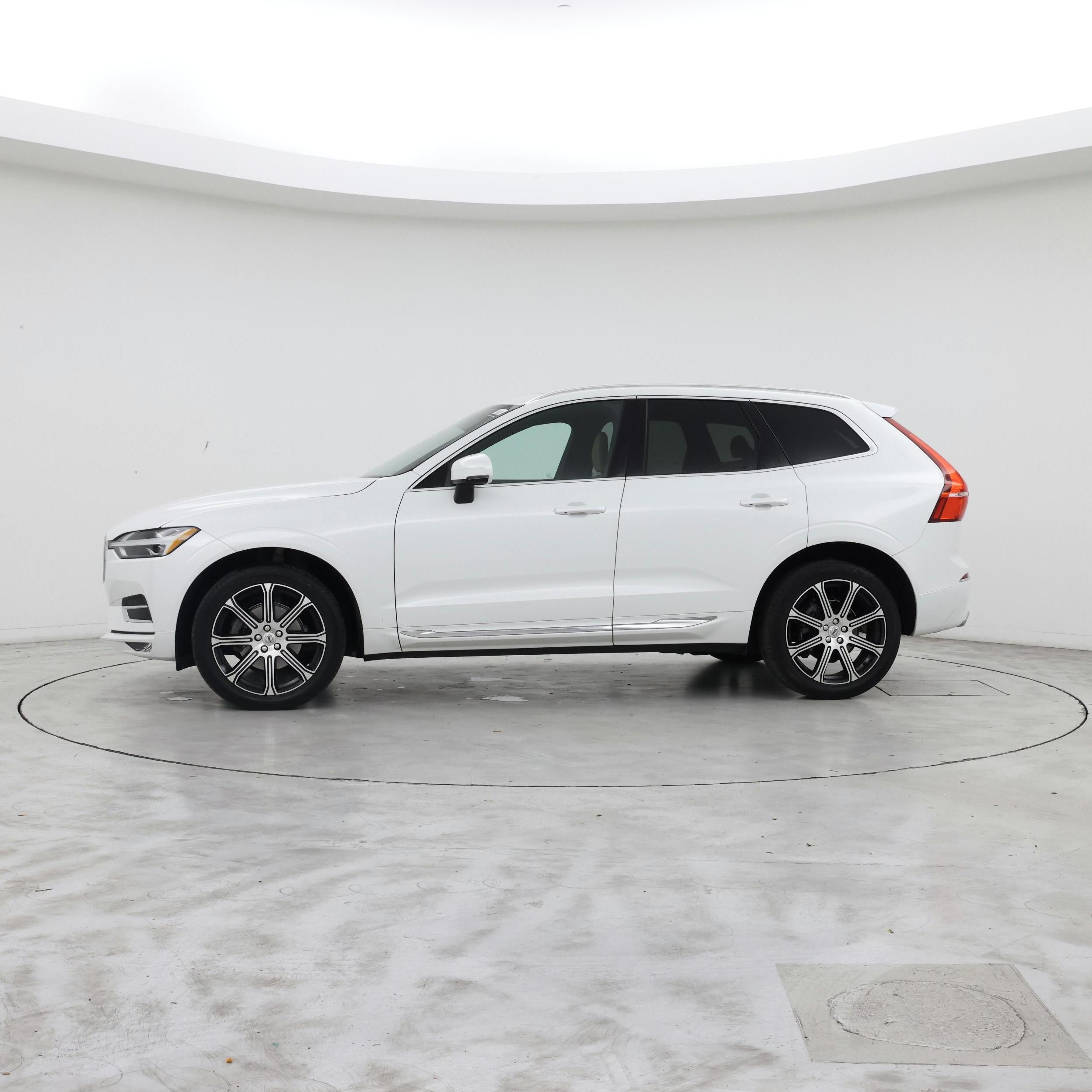 Thumbnail: 2021 Volvo XC60 - 3