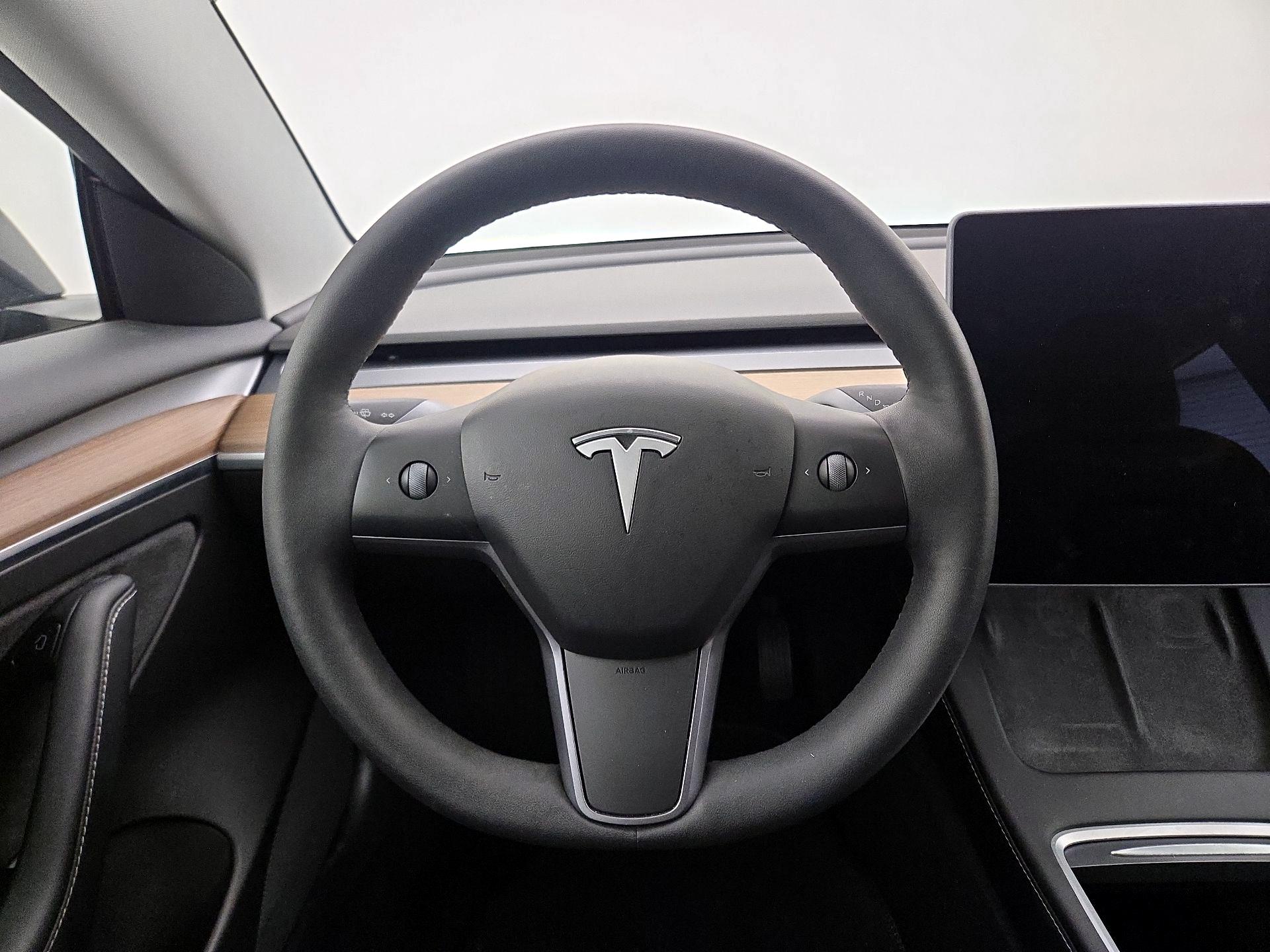 Thumbnail: 2021 Tesla Model 3 - 10