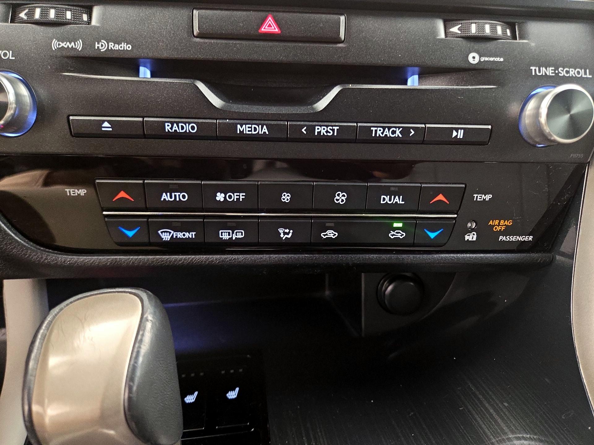 Thumbnail: 2019 Lexus RX - 16