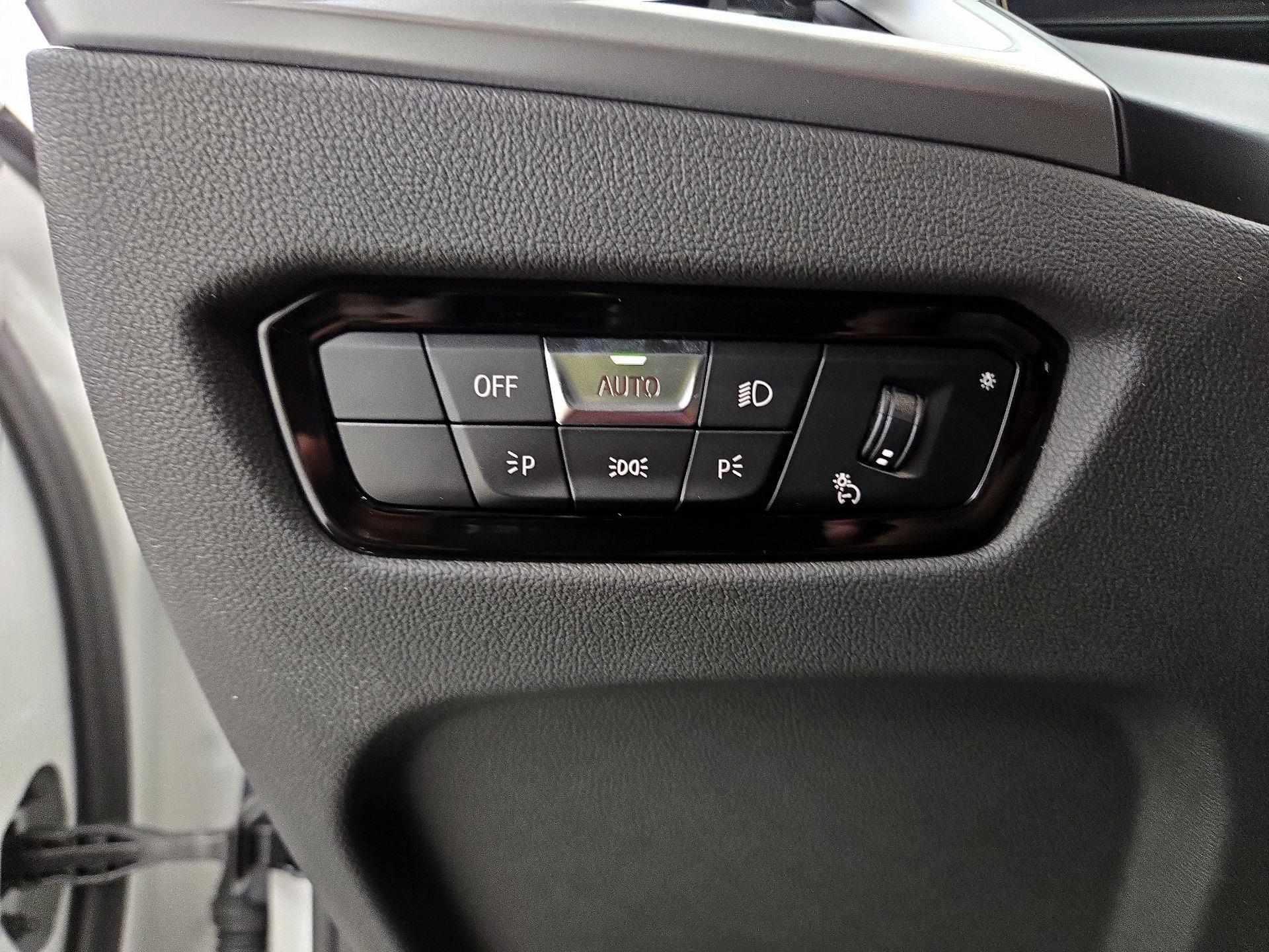 Thumbnail: 2025 BMW 3 Series - 13