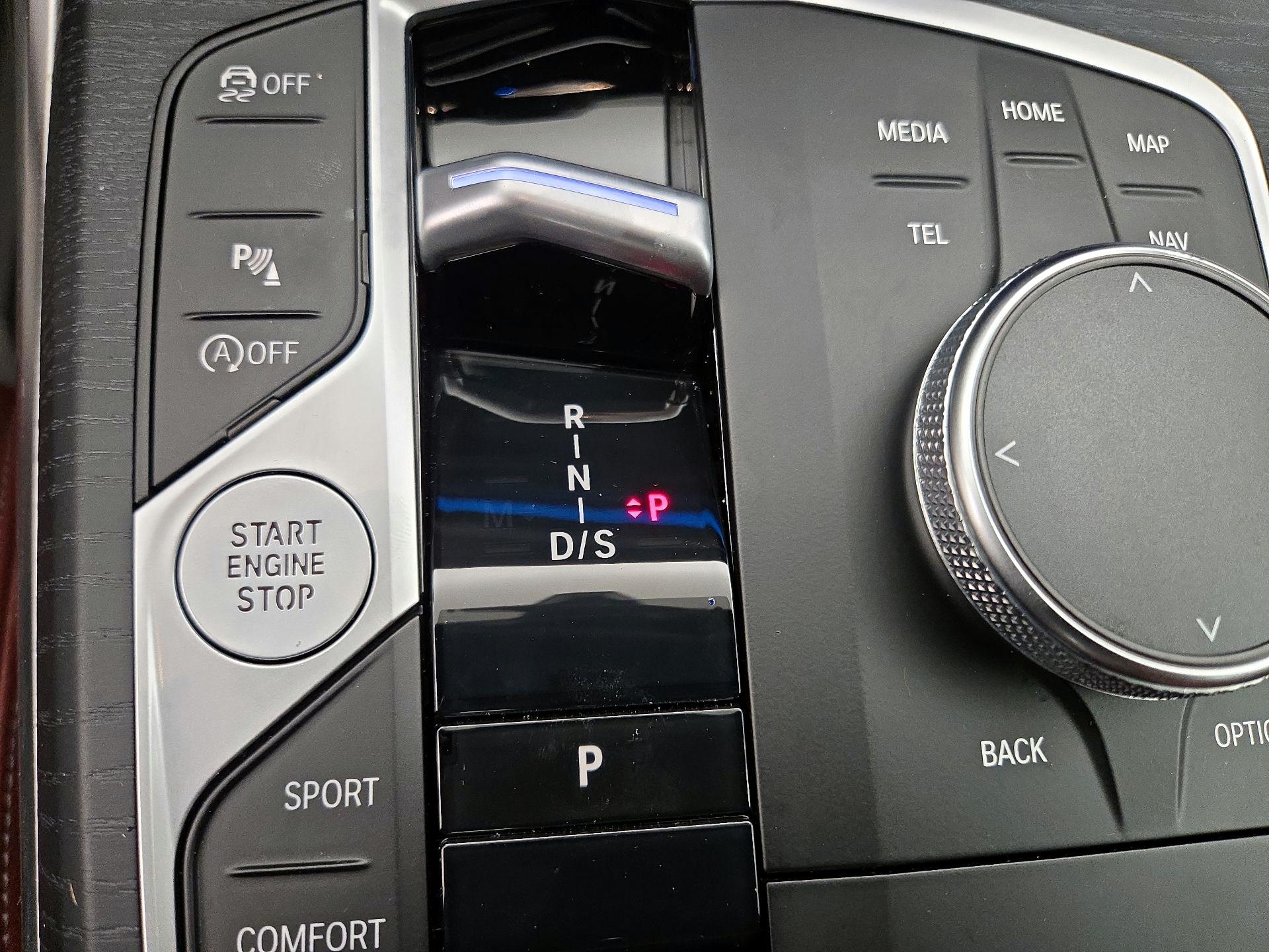 Thumbnail: 2025 BMW 3 Series - 18