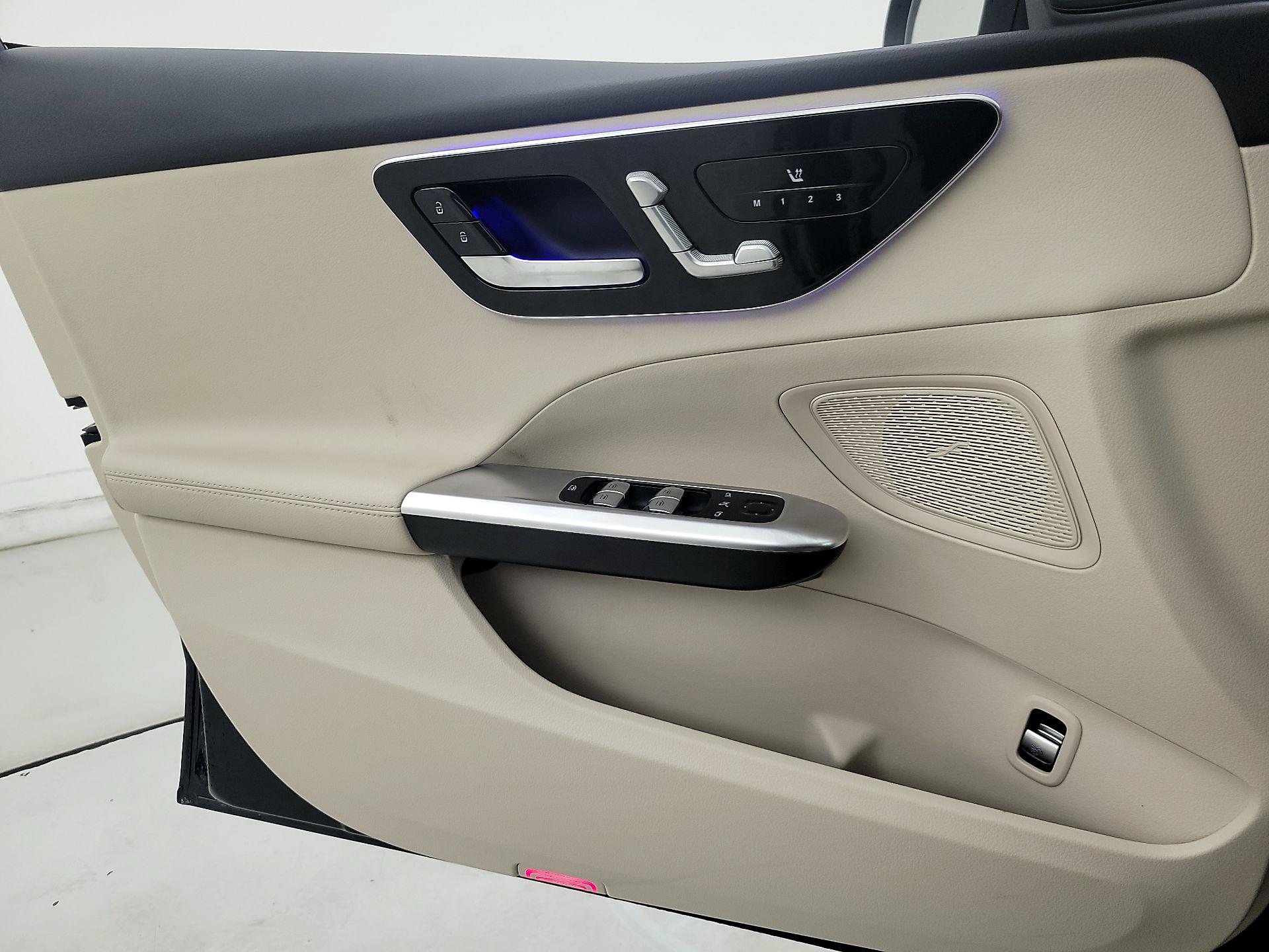 Thumbnail: 2023 Mercedes-Benz C-Class - 12