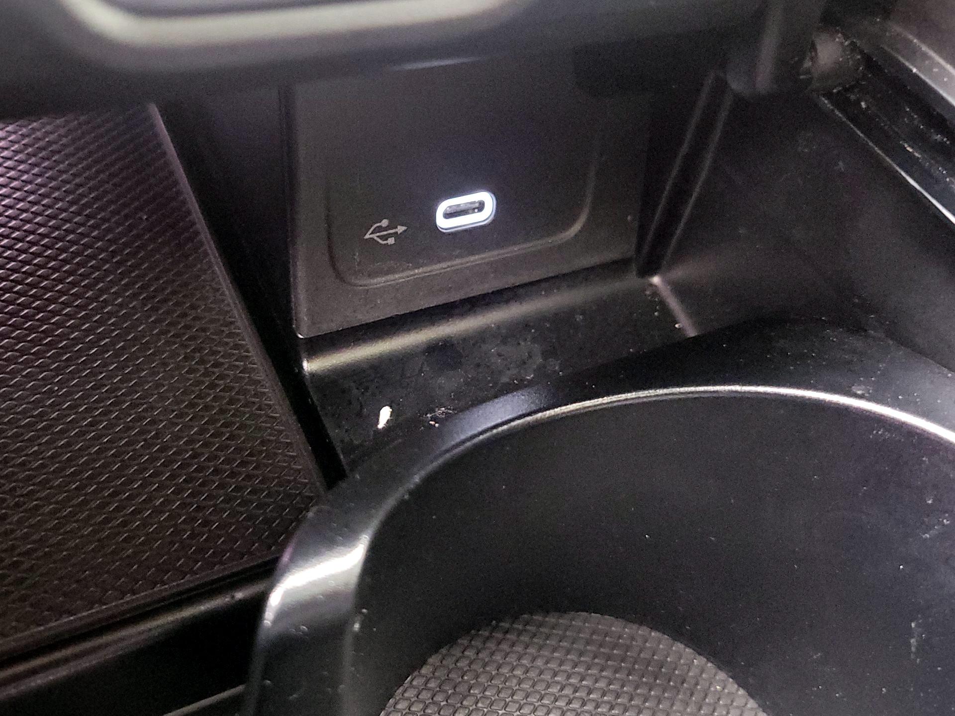 Thumbnail: 2023 Mercedes-Benz C-Class - 19