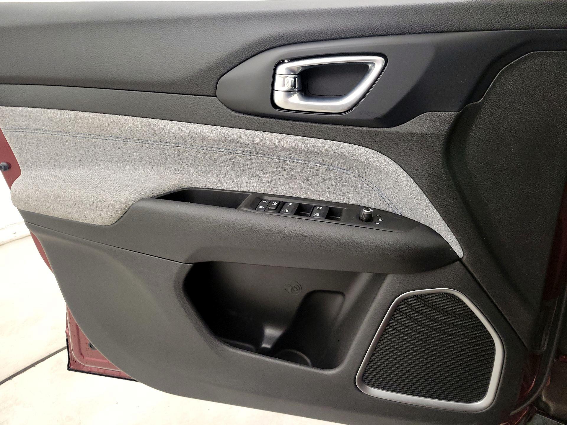 Thumbnail: 2022 Jeep Compass - 12