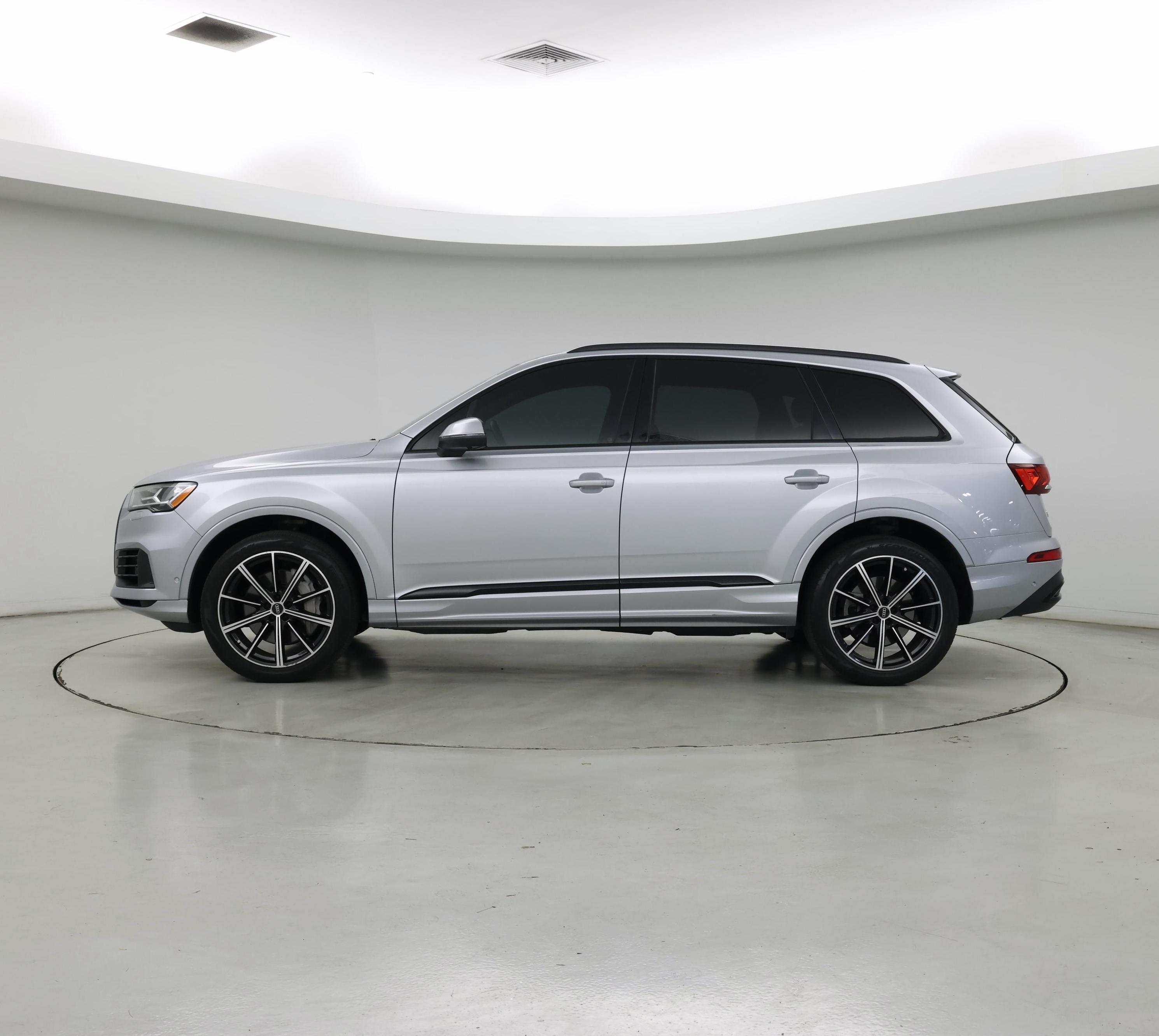 Thumbnail: 2021 Audi Q7 - 3