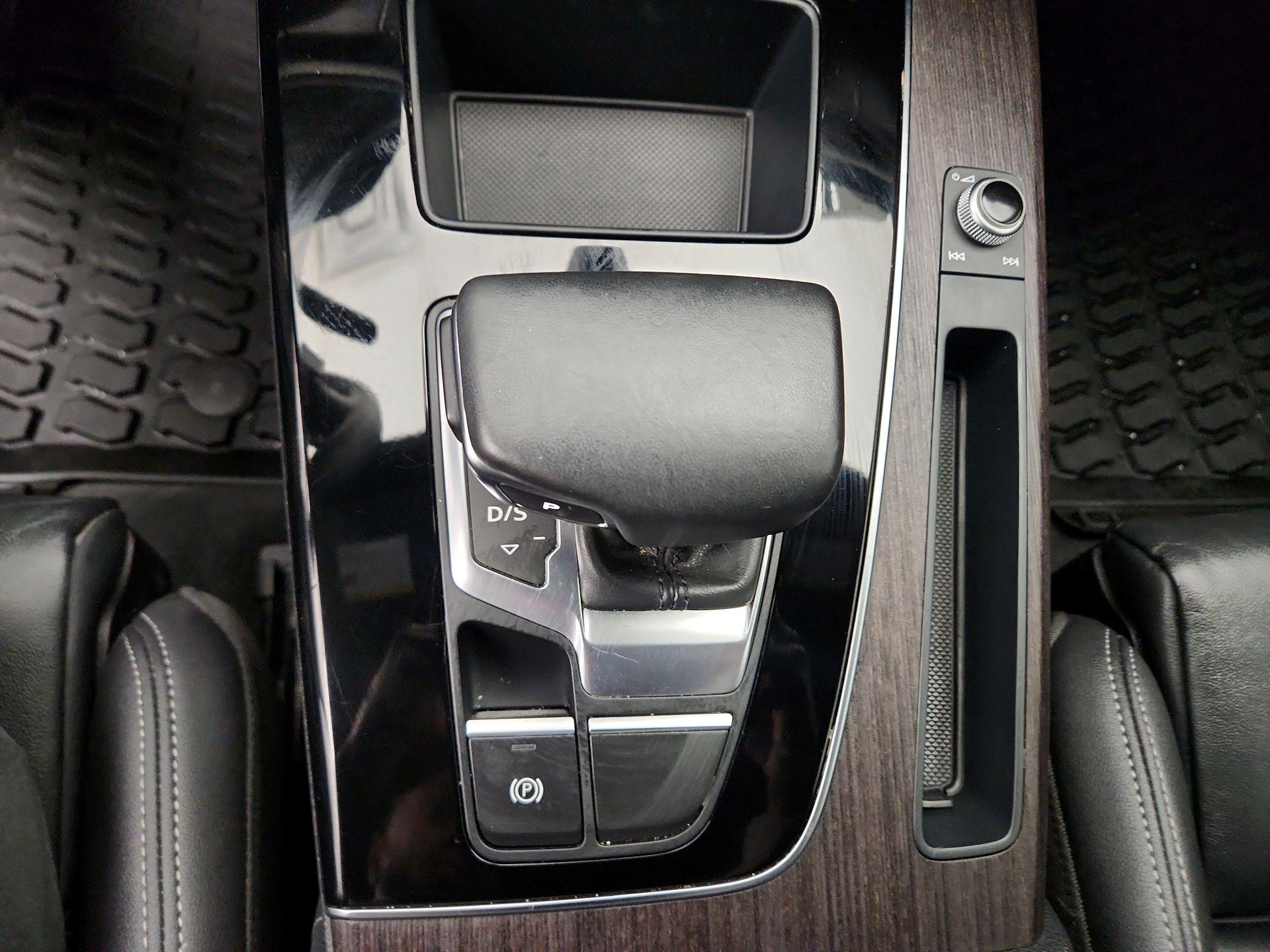 Thumbnail: 2023 Audi Q5 - 17