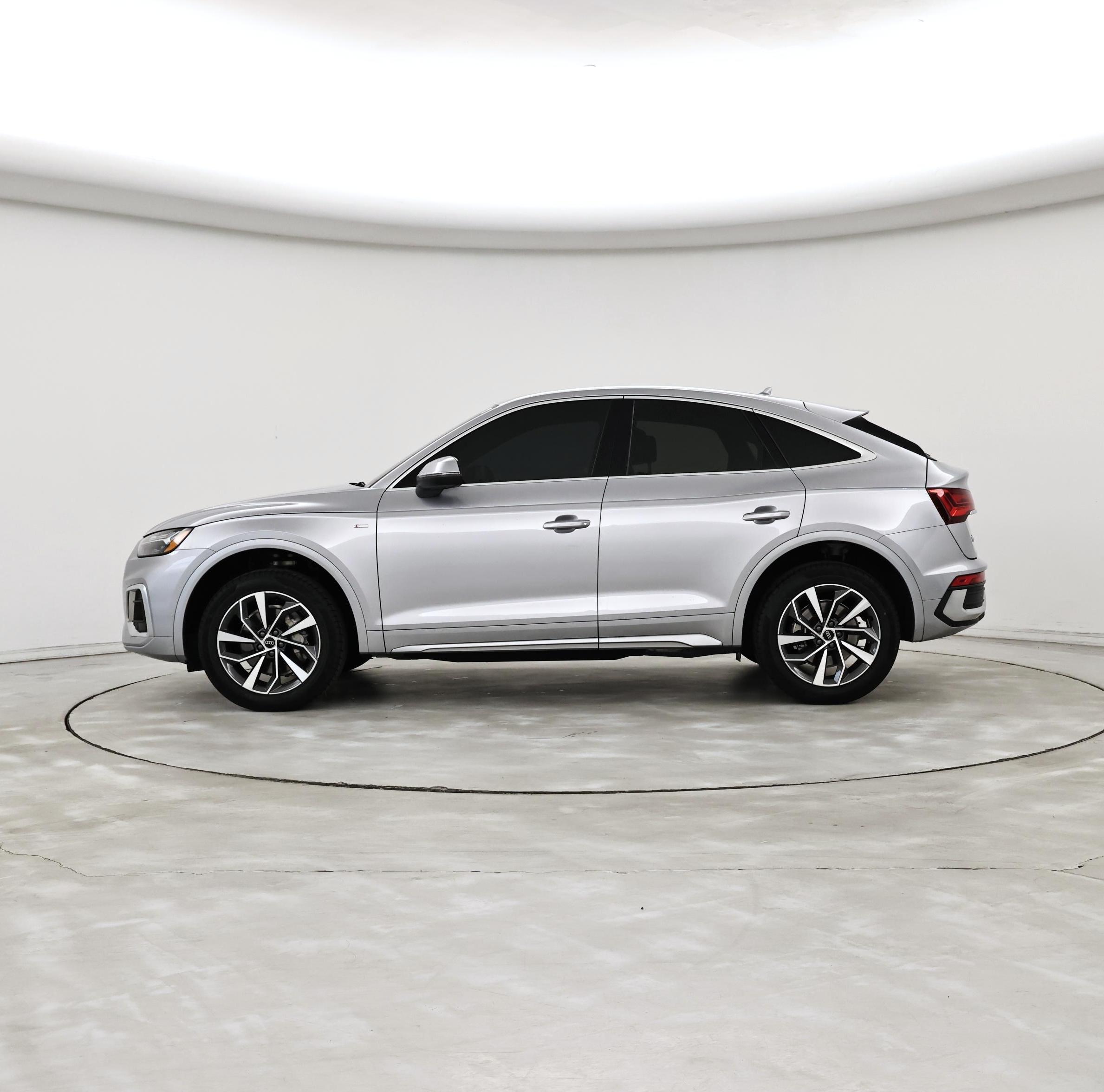Thumbnail: 2023 Audi Q5 - 3