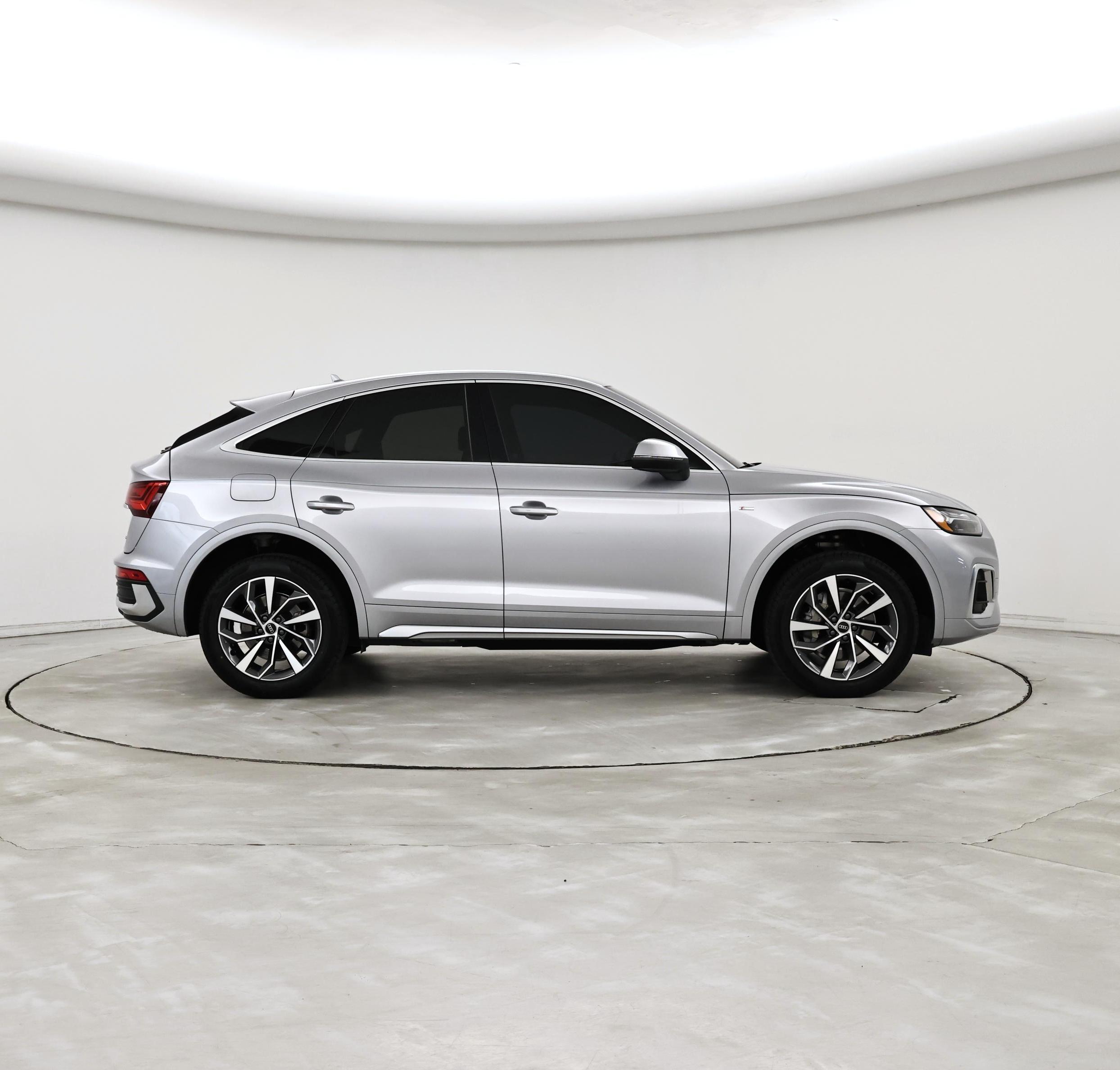 Thumbnail: 2023 Audi Q5 - 7