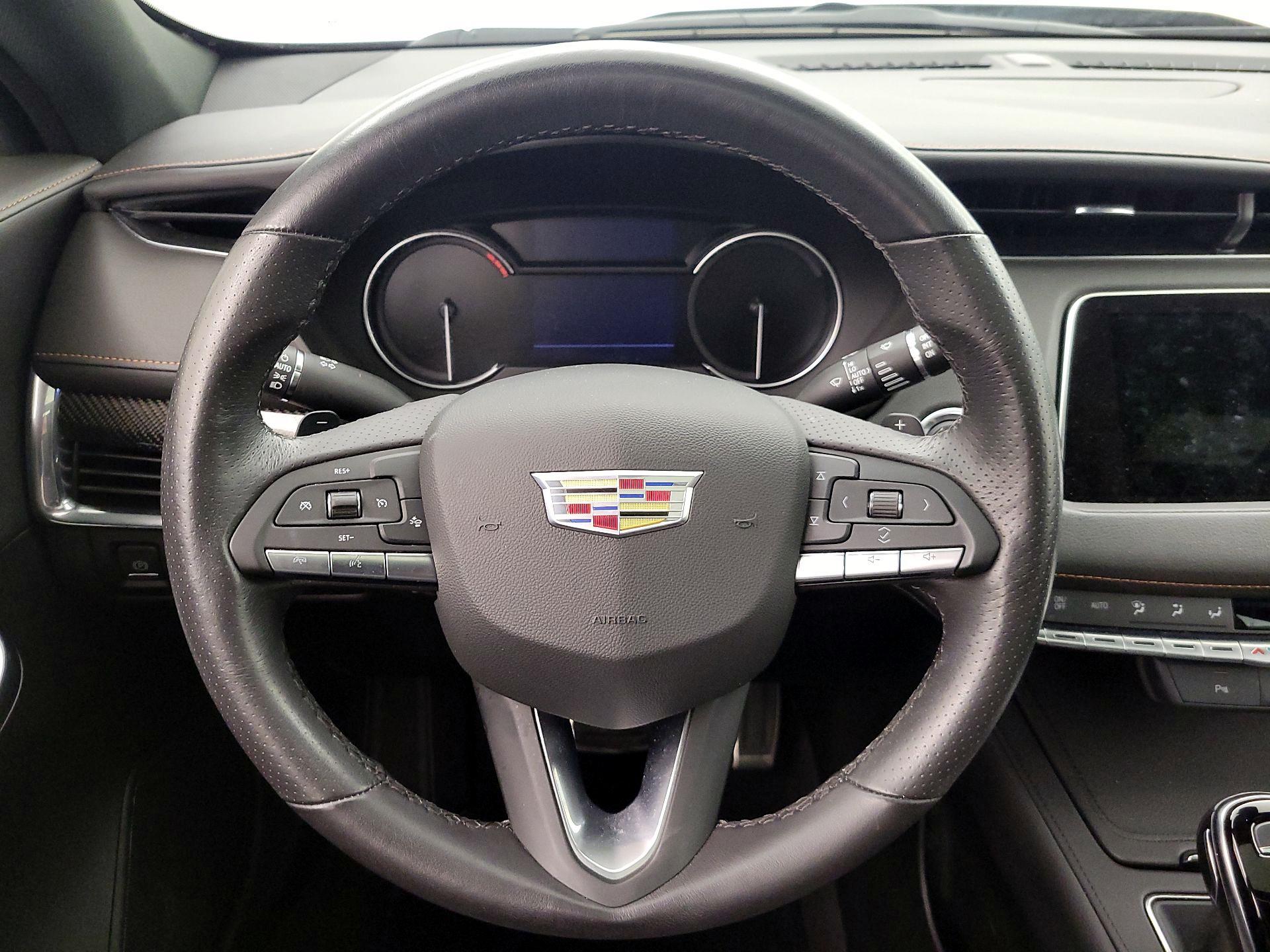 Thumbnail: 2023 Cadillac XT4 - 10